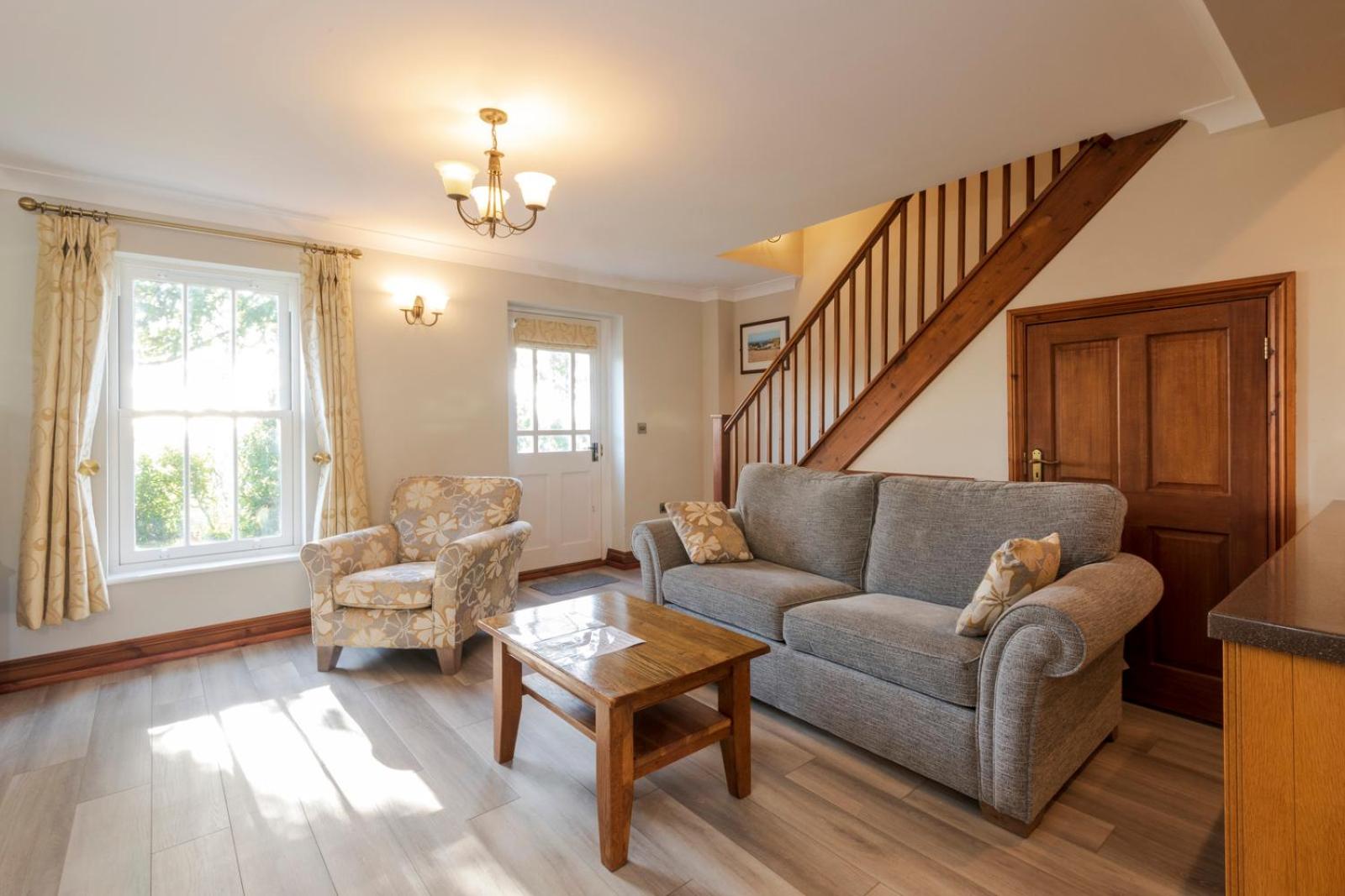 Two-Bedroom Cottage (Dog Friendly) photo 2