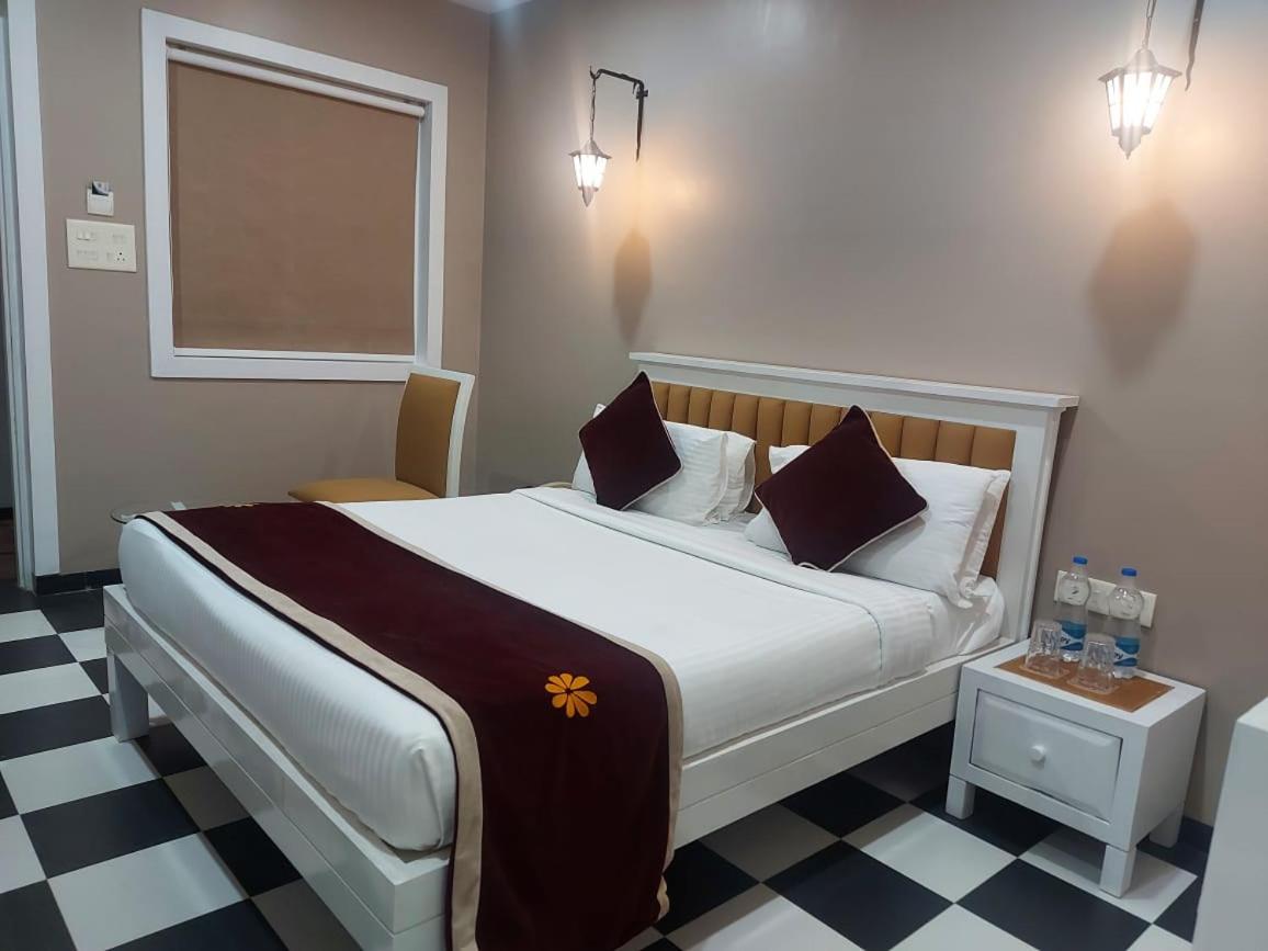 Semi Deluxe Room - Photo 1