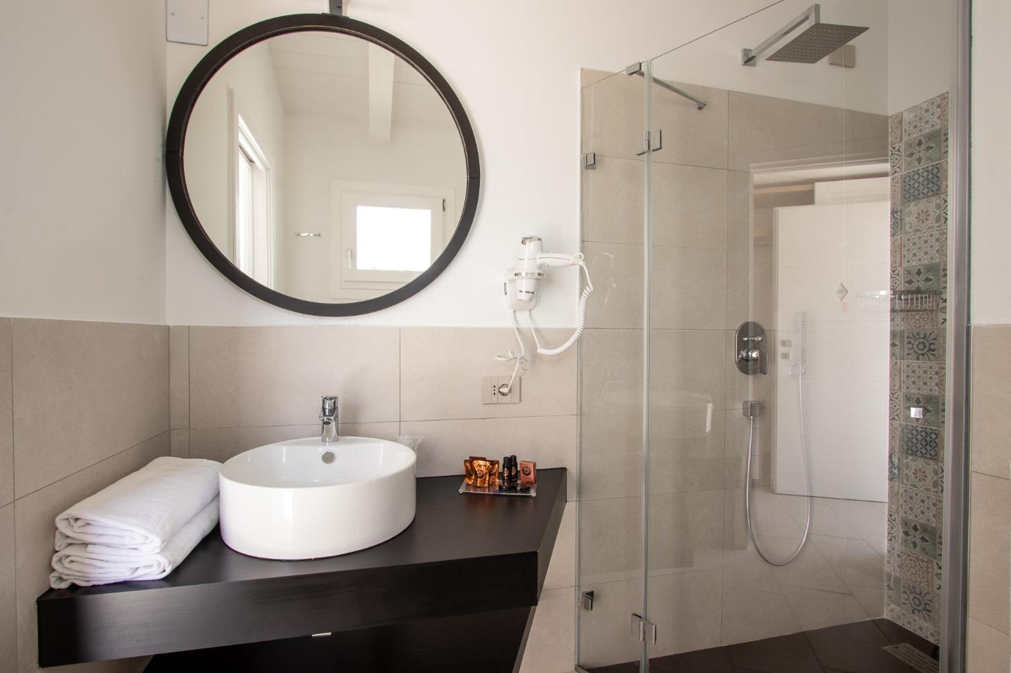 Double or Twin Room photo 3