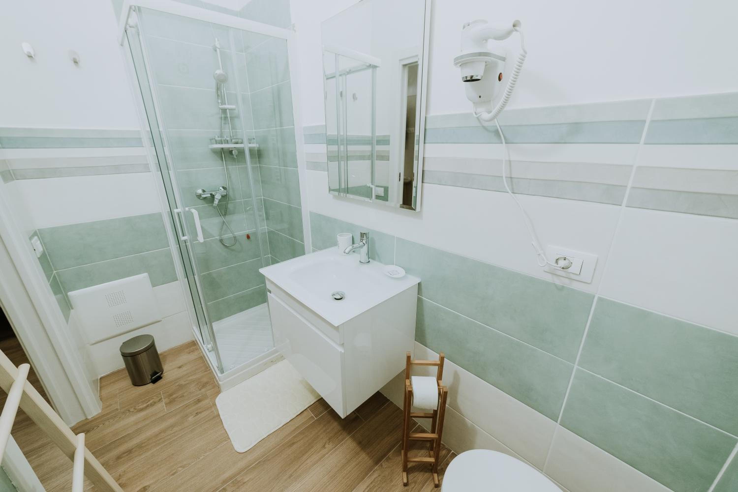 Double Room with Private Bathroom photo 2