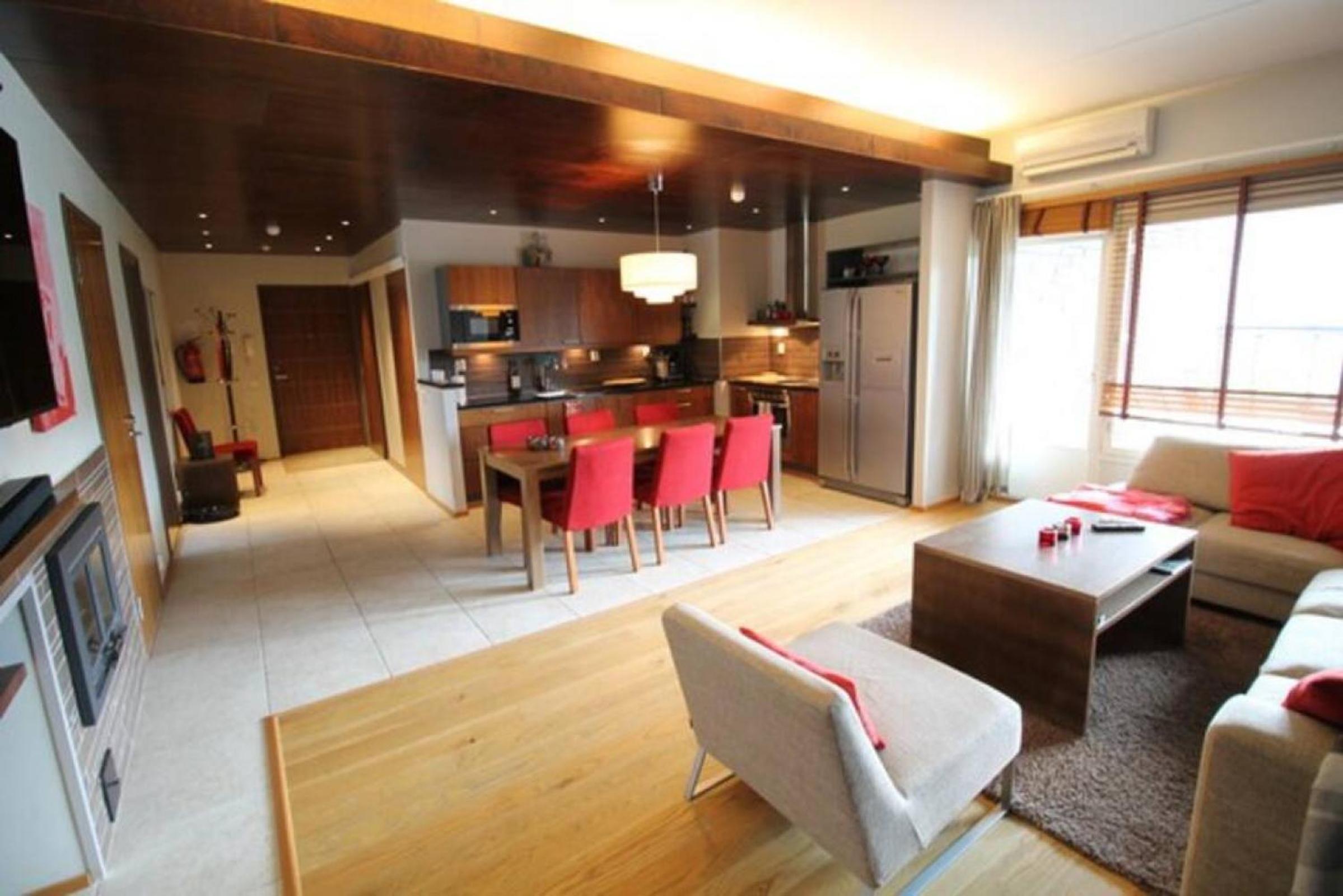 Apartment with Mountain View photo 3
