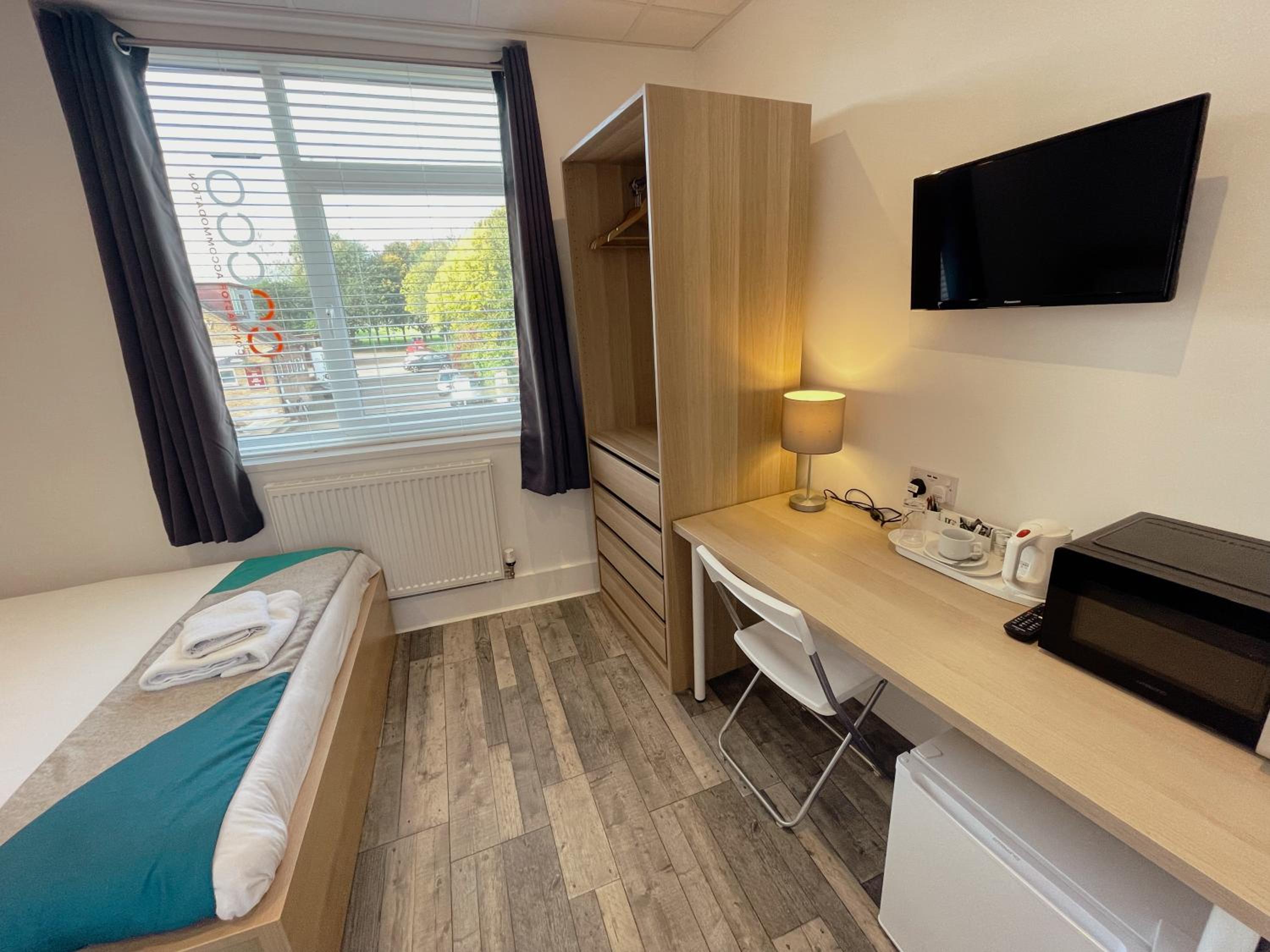 Double Room with Private Bathroom - Photo 15