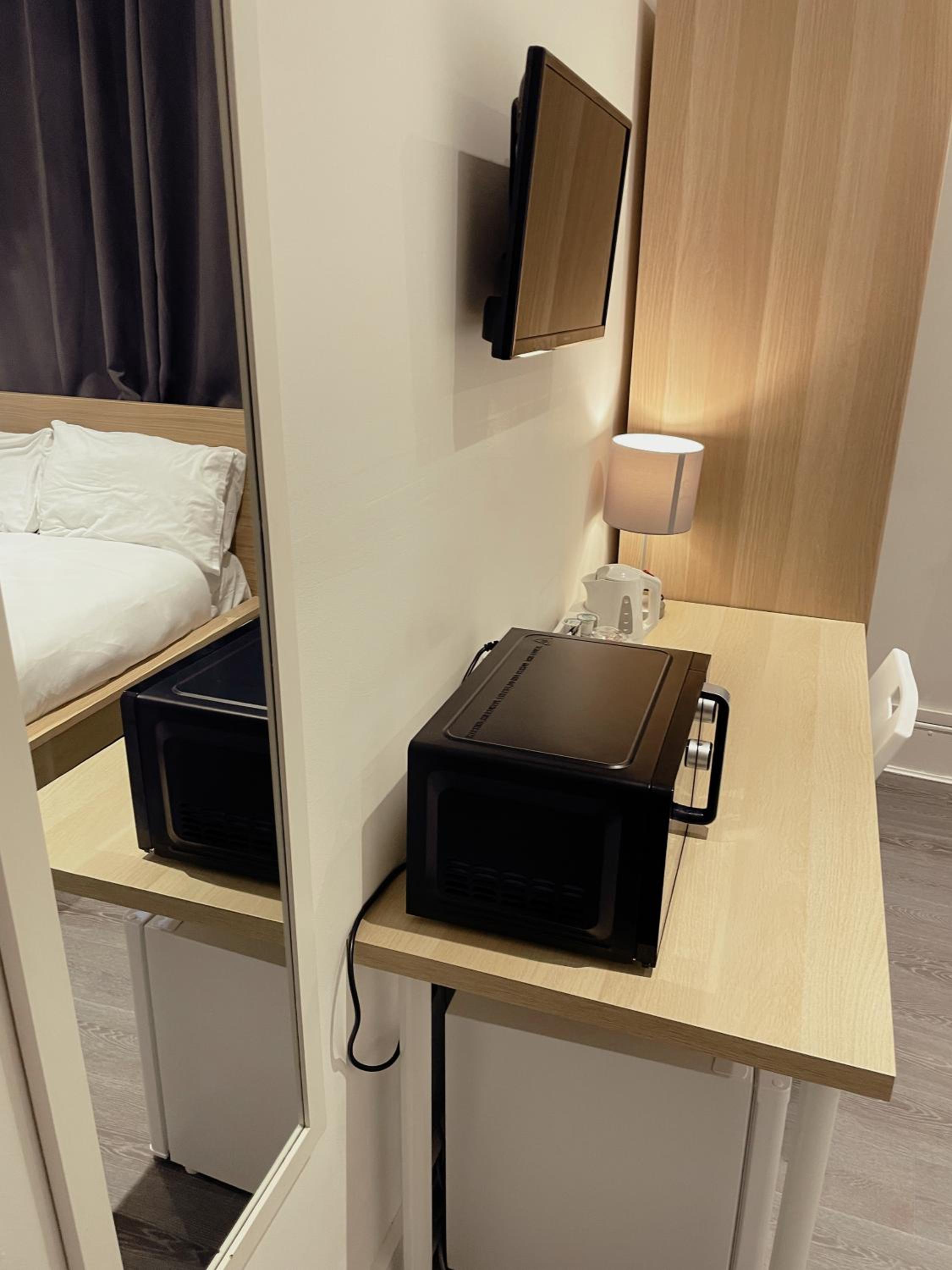 Double Room with Private Bathroom - Photo 4