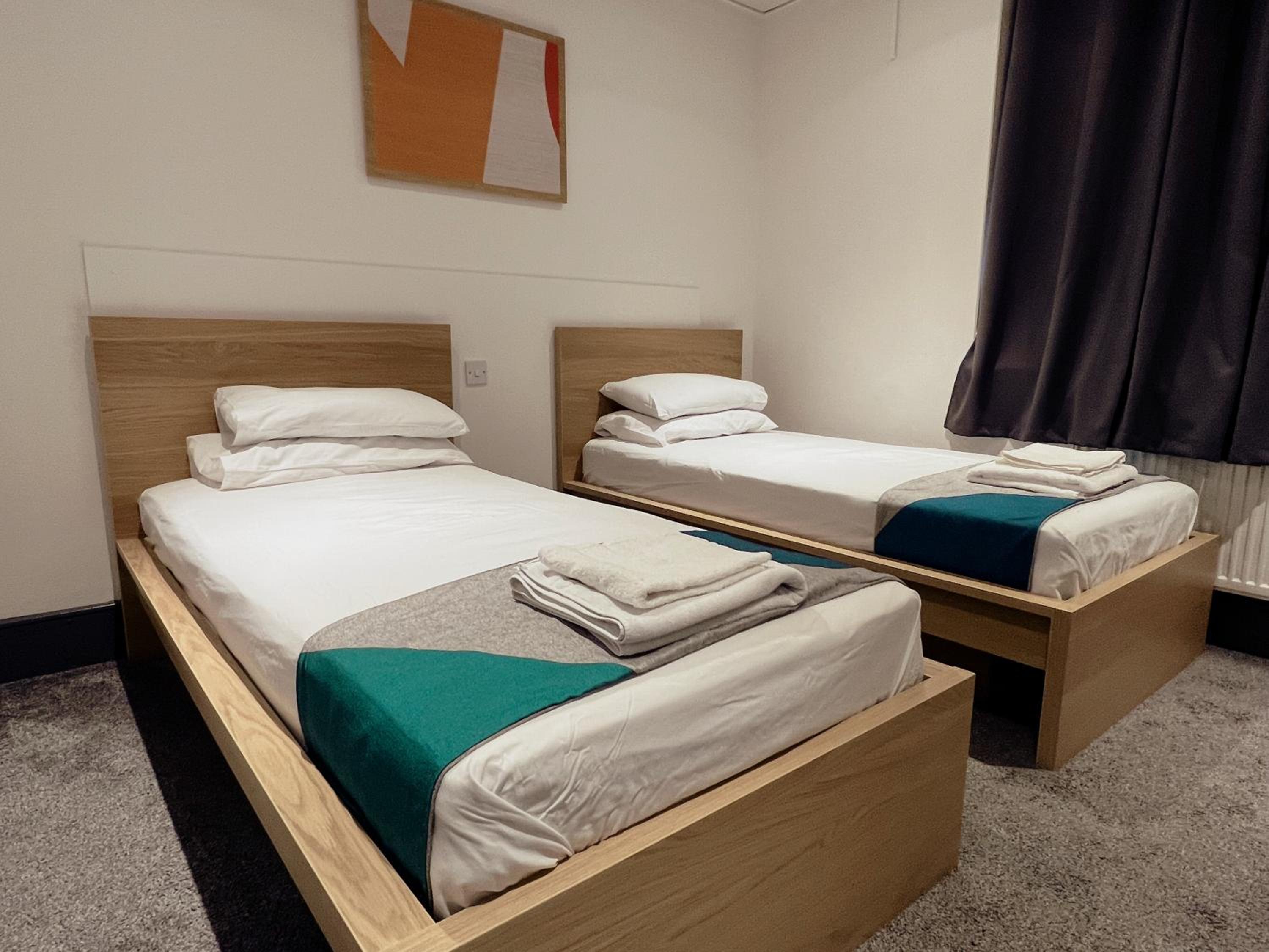 Standard Twin Room - Photo 1