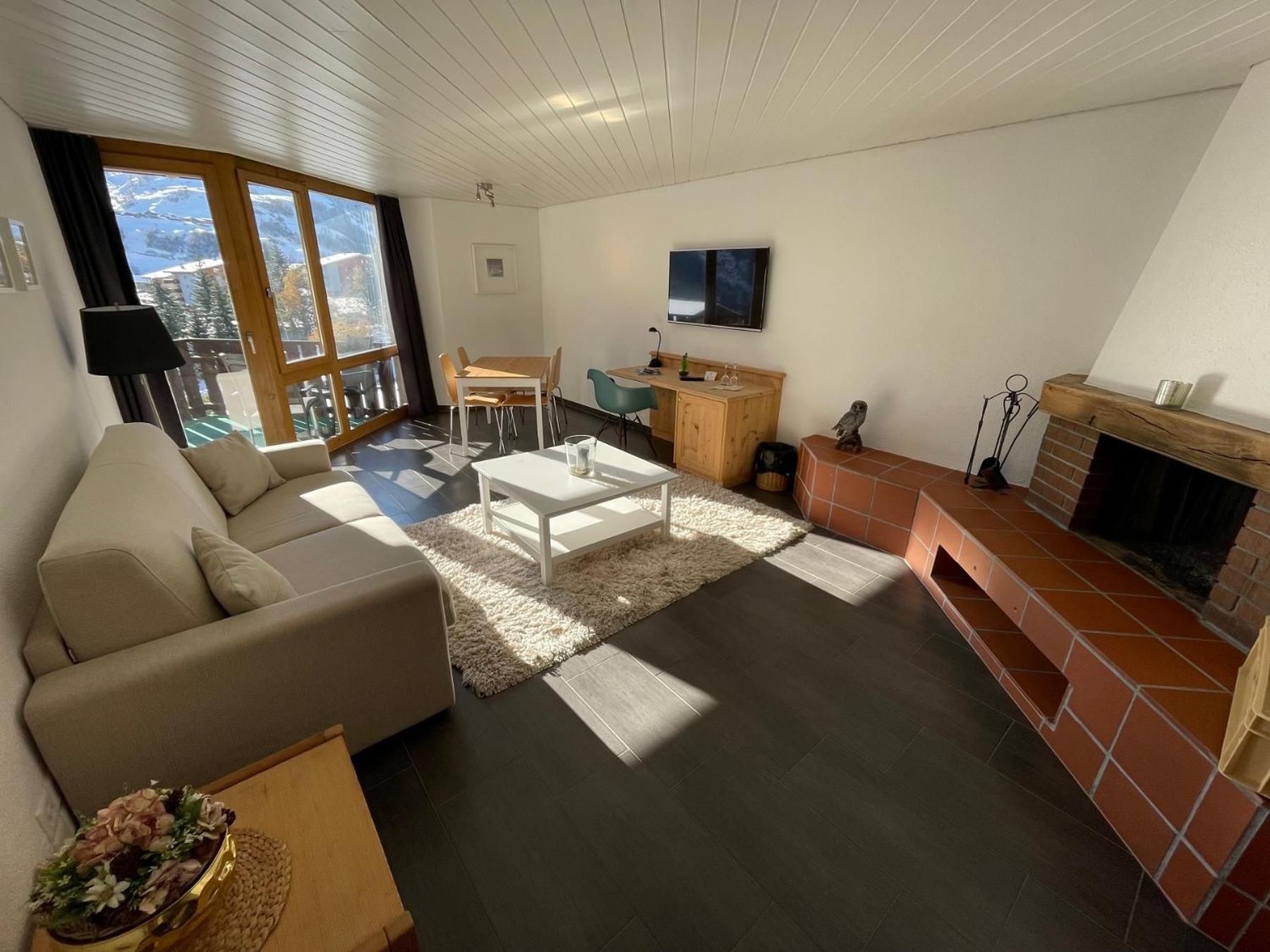 Suite with Mountain View - Photo 3