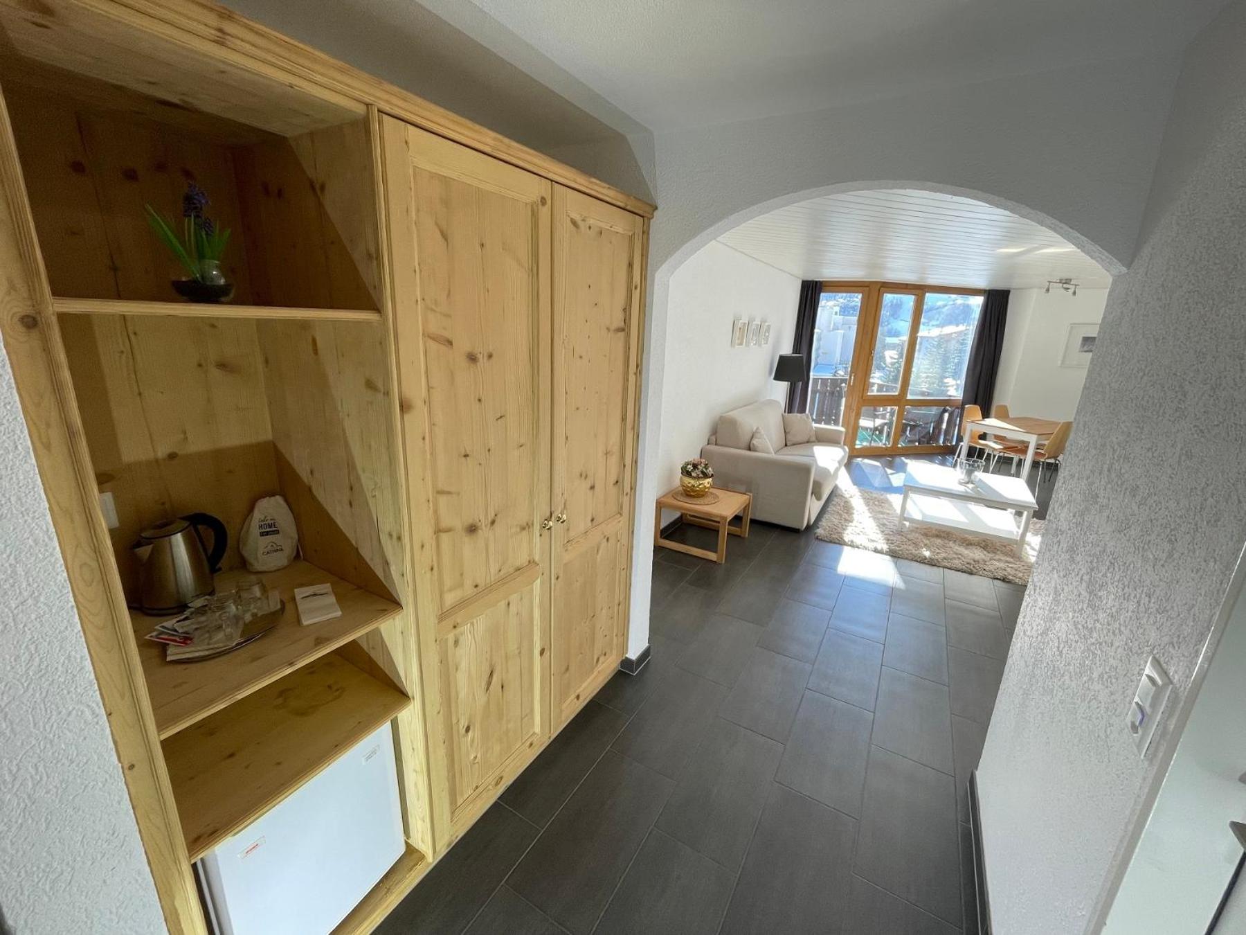 Suite with Mountain View - Photo 10