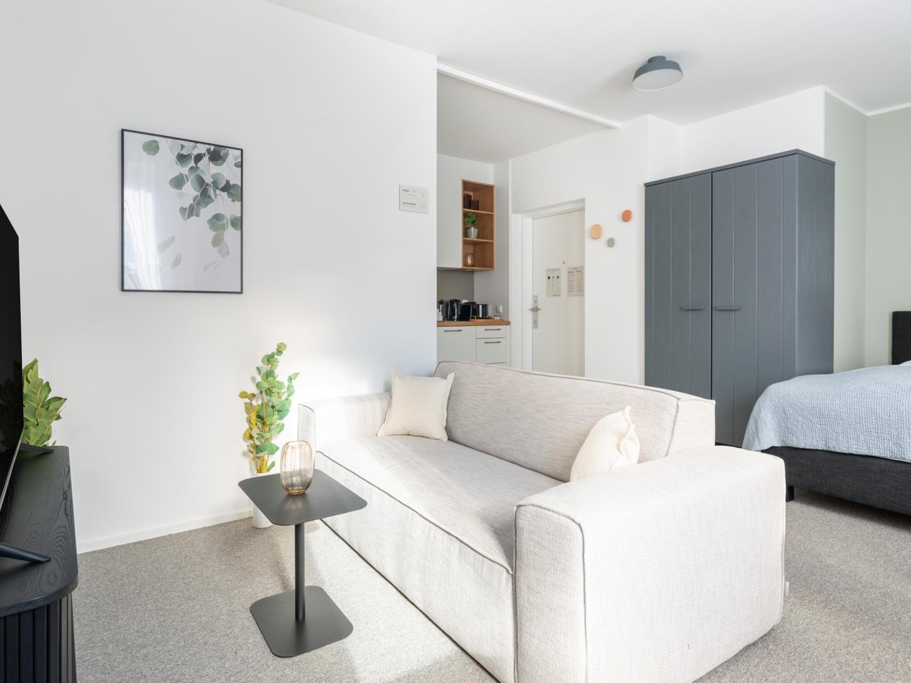 Single Suite M with seating area photo 1