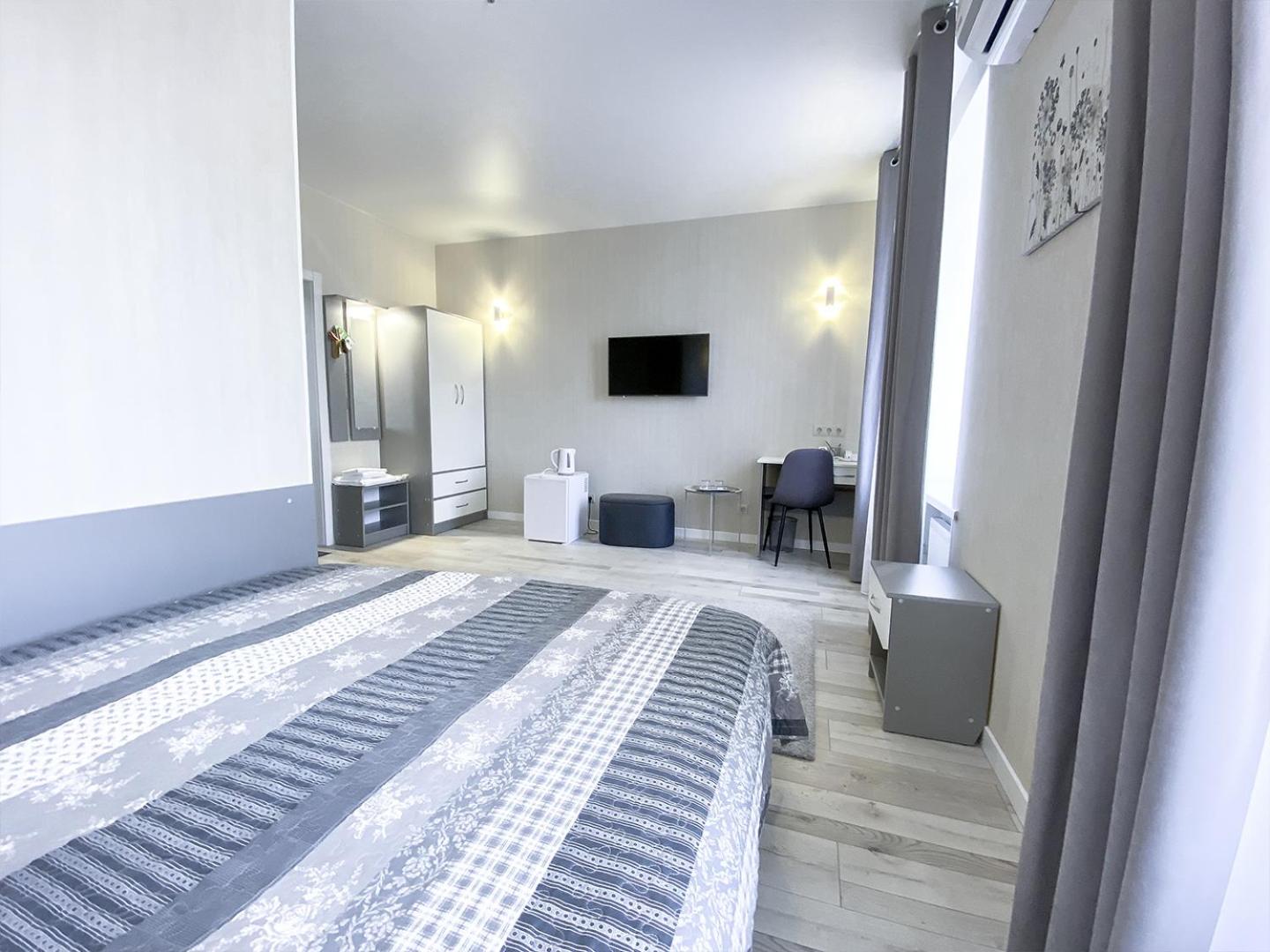 Deluxe King Room photo 3