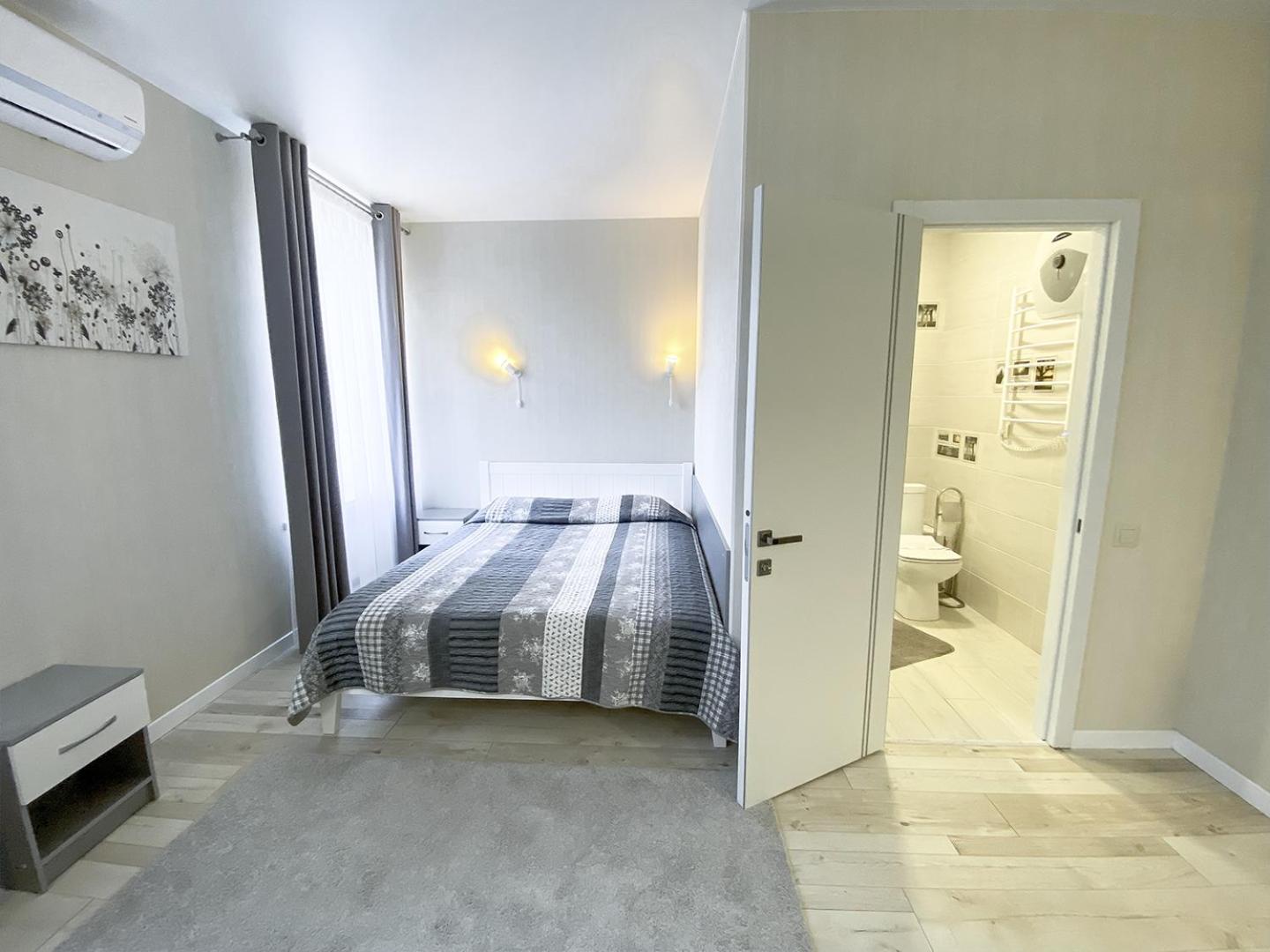 Deluxe King Room photo 2