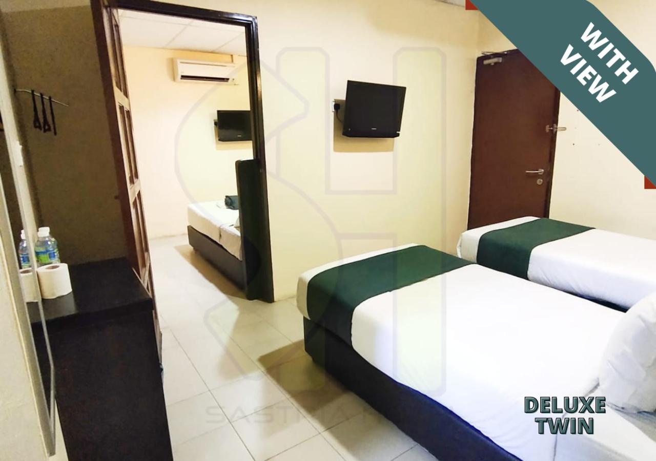 Deluxe Twin Room photo 2