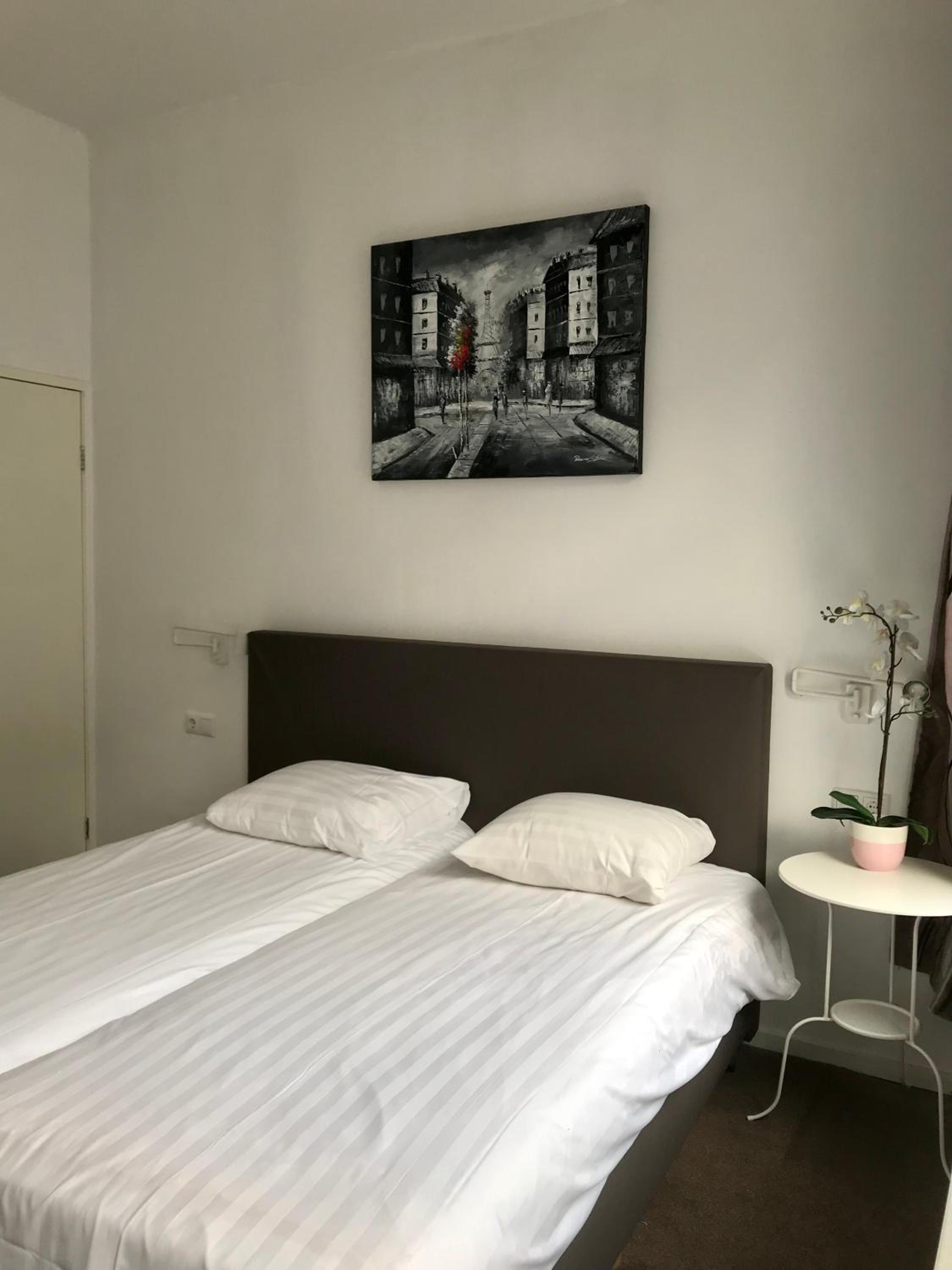 Standard Double Room - Photo 14