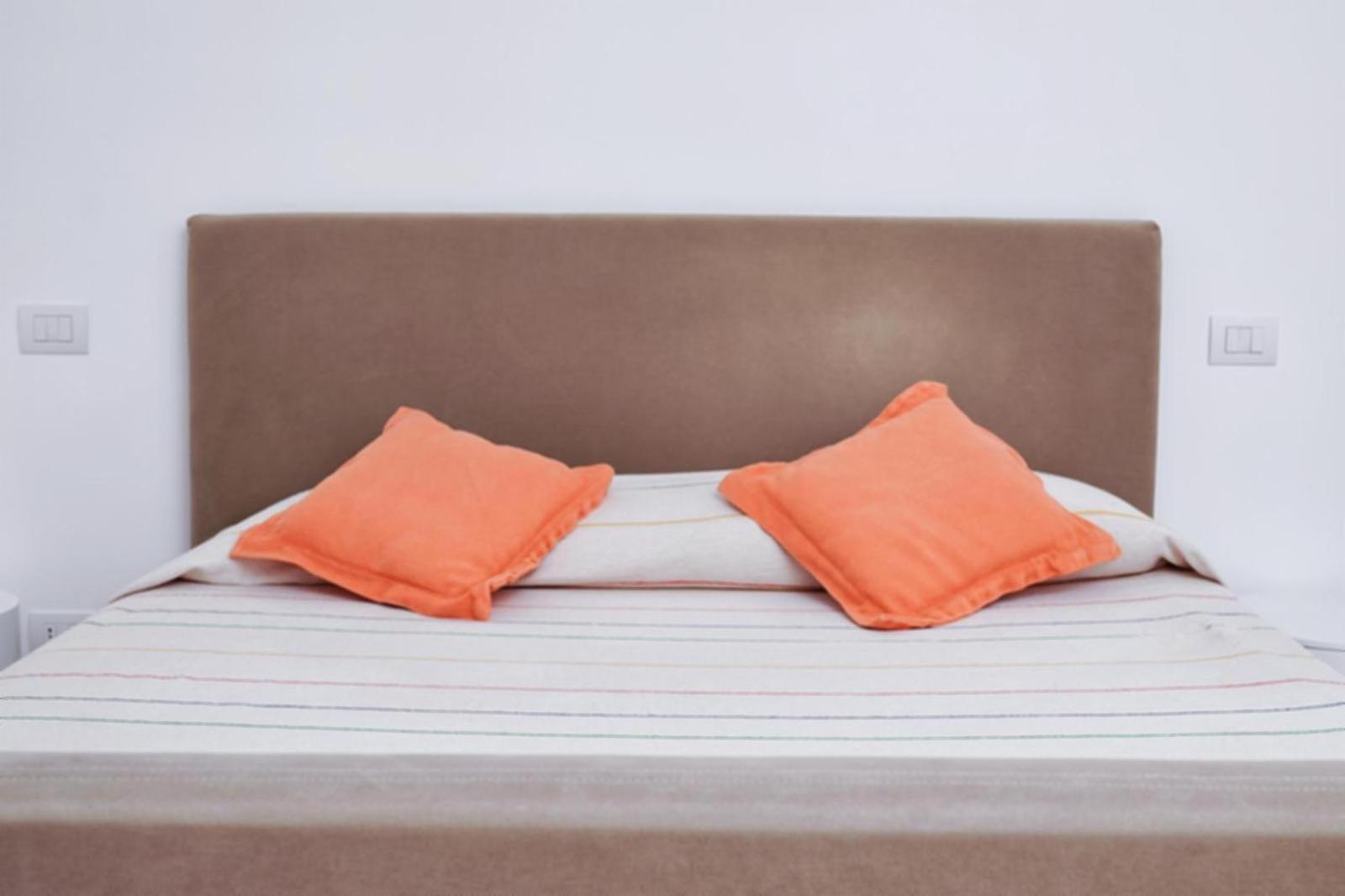 Apartment with Mountain View