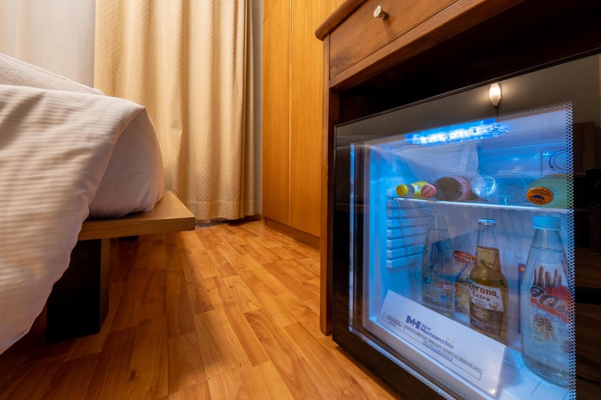 Double or Twin Room - Photo 9