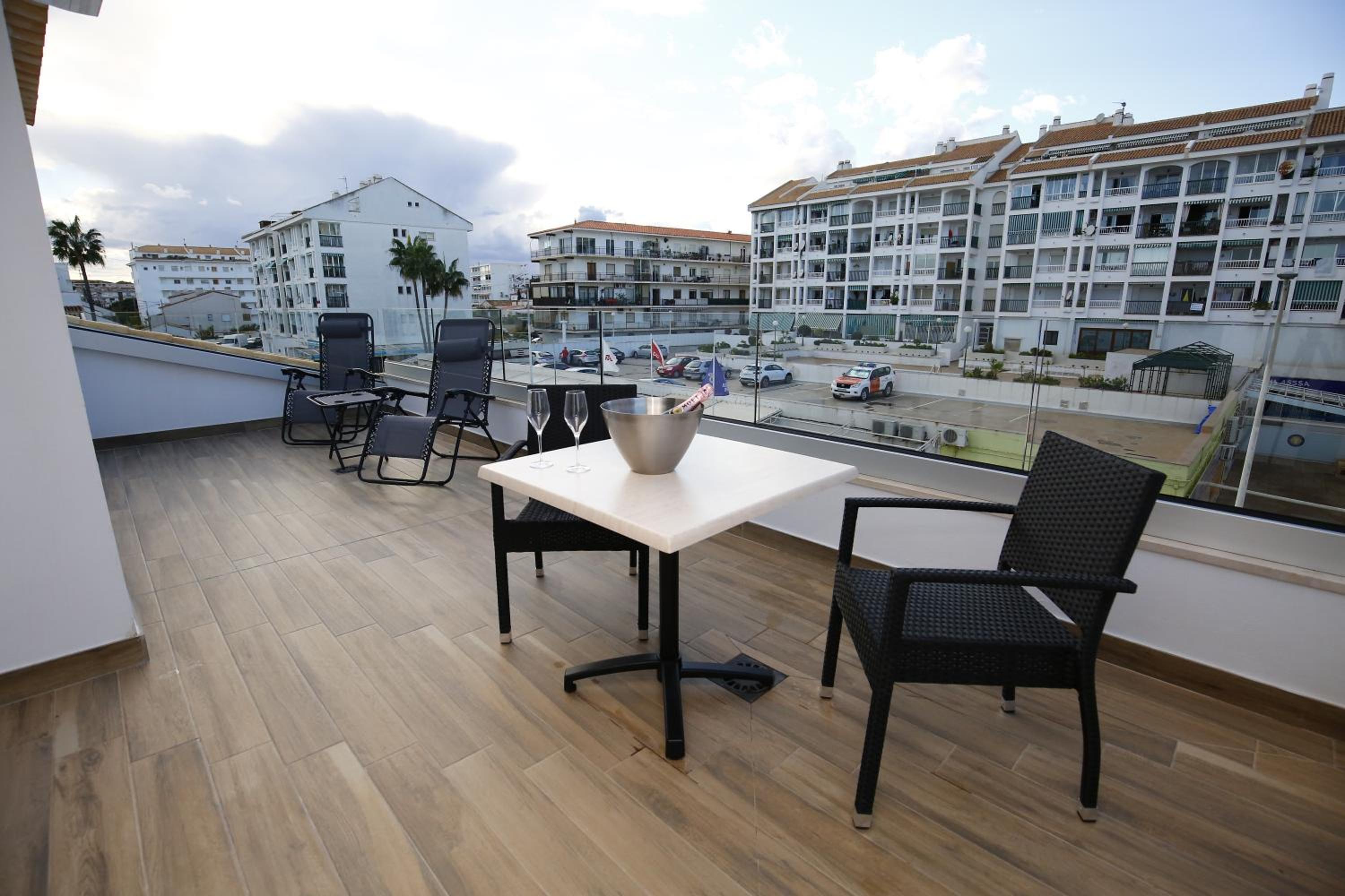 Suite with Terrace - Photo 6