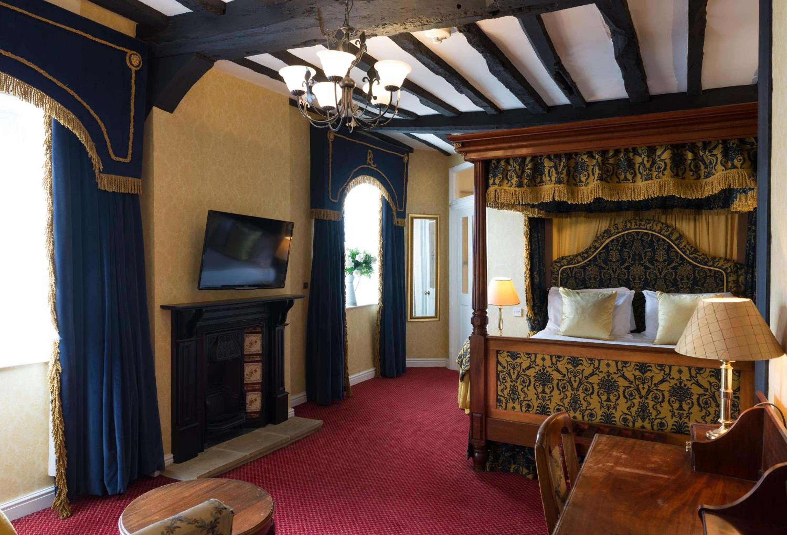 King Suite - Non-Smoking - Photo 2