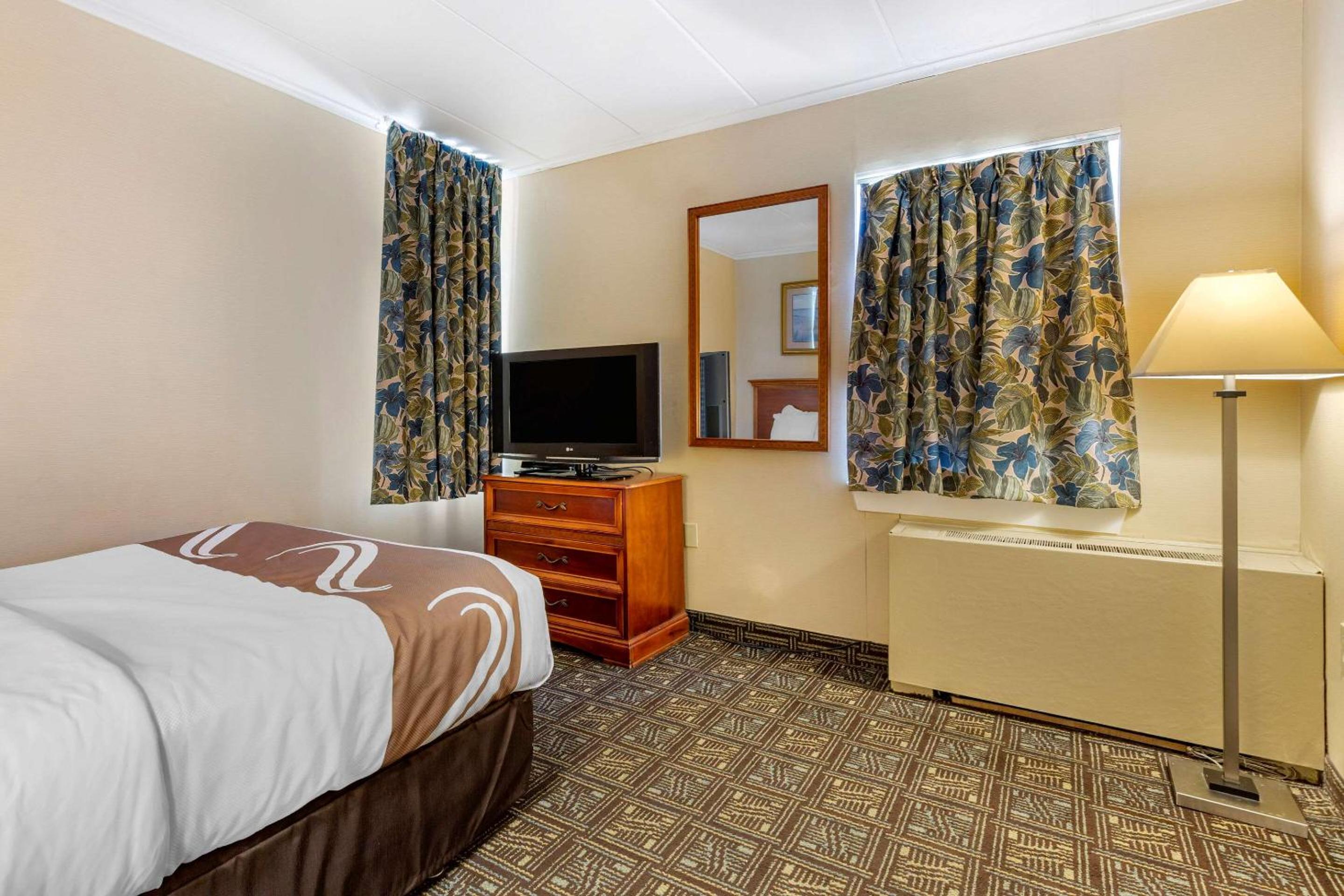 Business Double Room - Non-Smoking photo 3