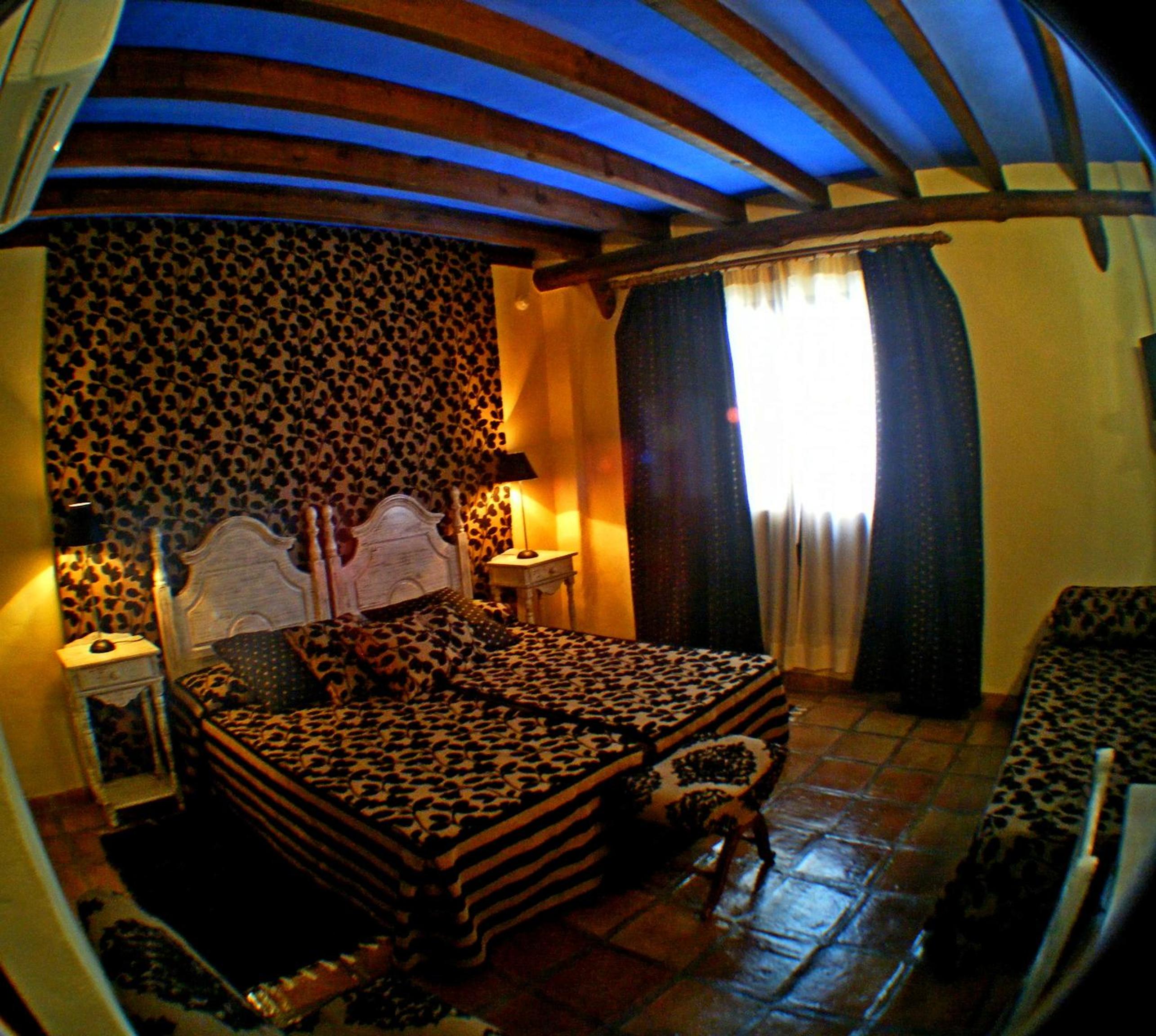 Double Room - Photo 14