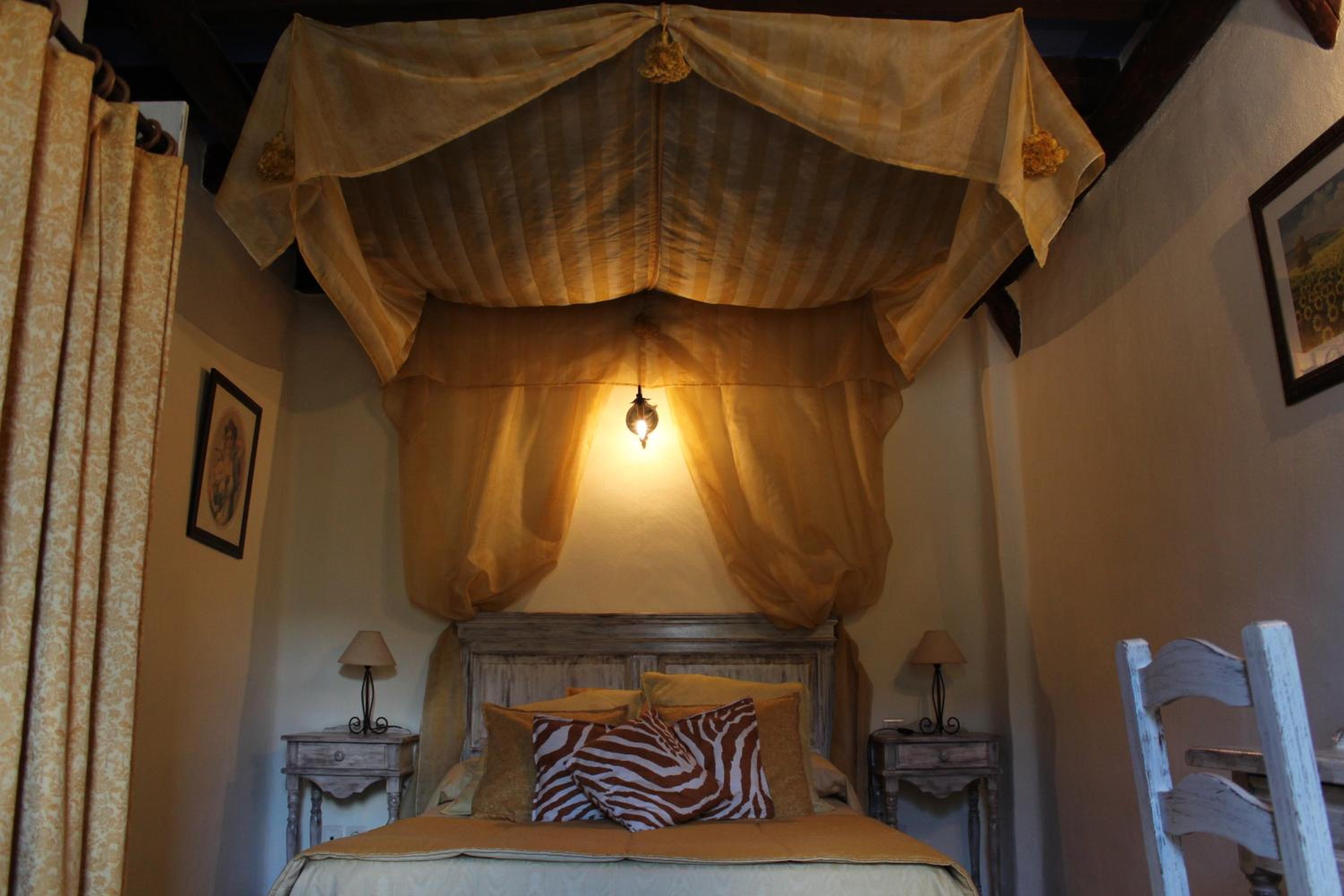 Double Room - Photo 12