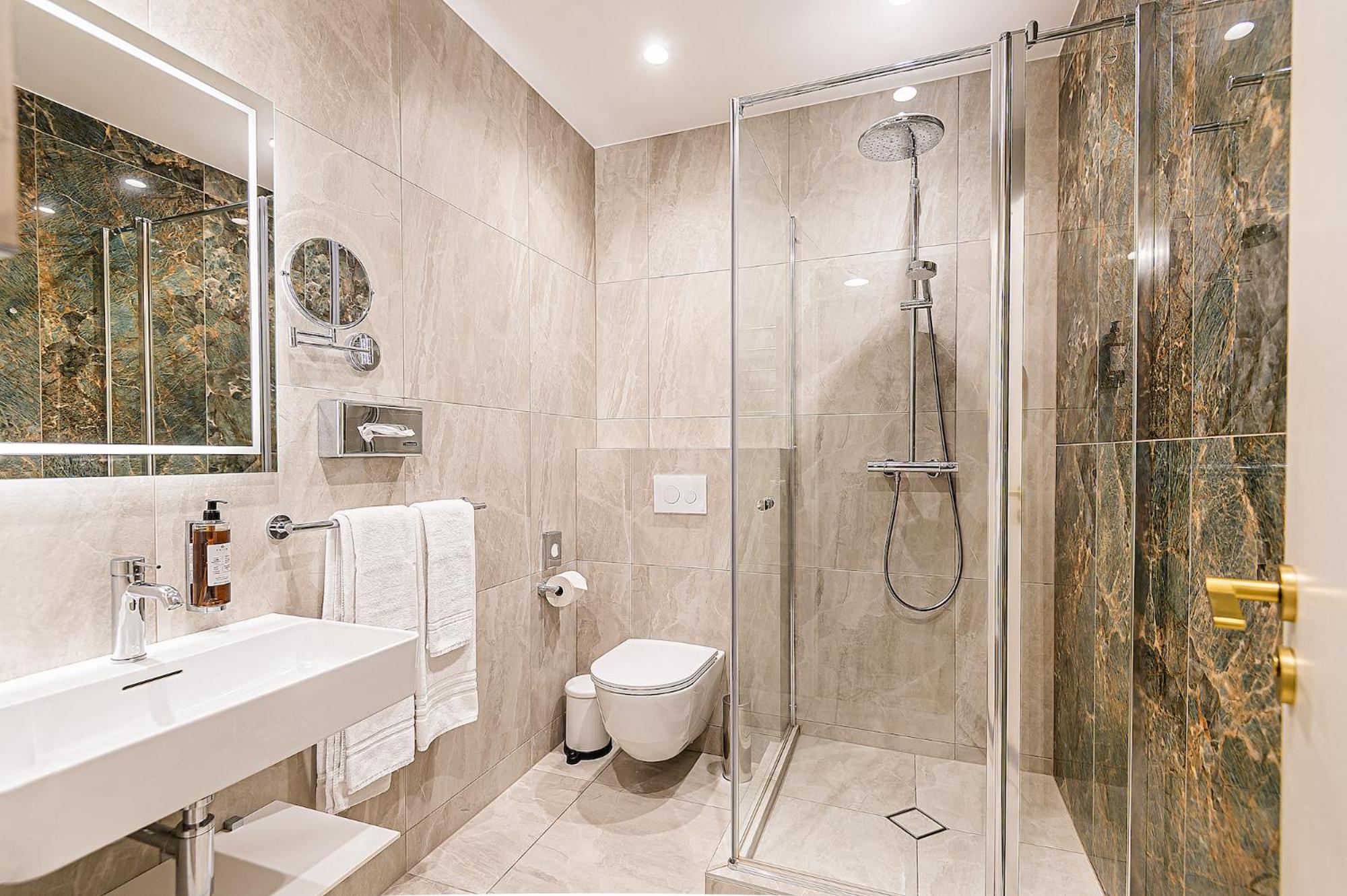 Superior Suite with Morning Spa Access - Photo 5