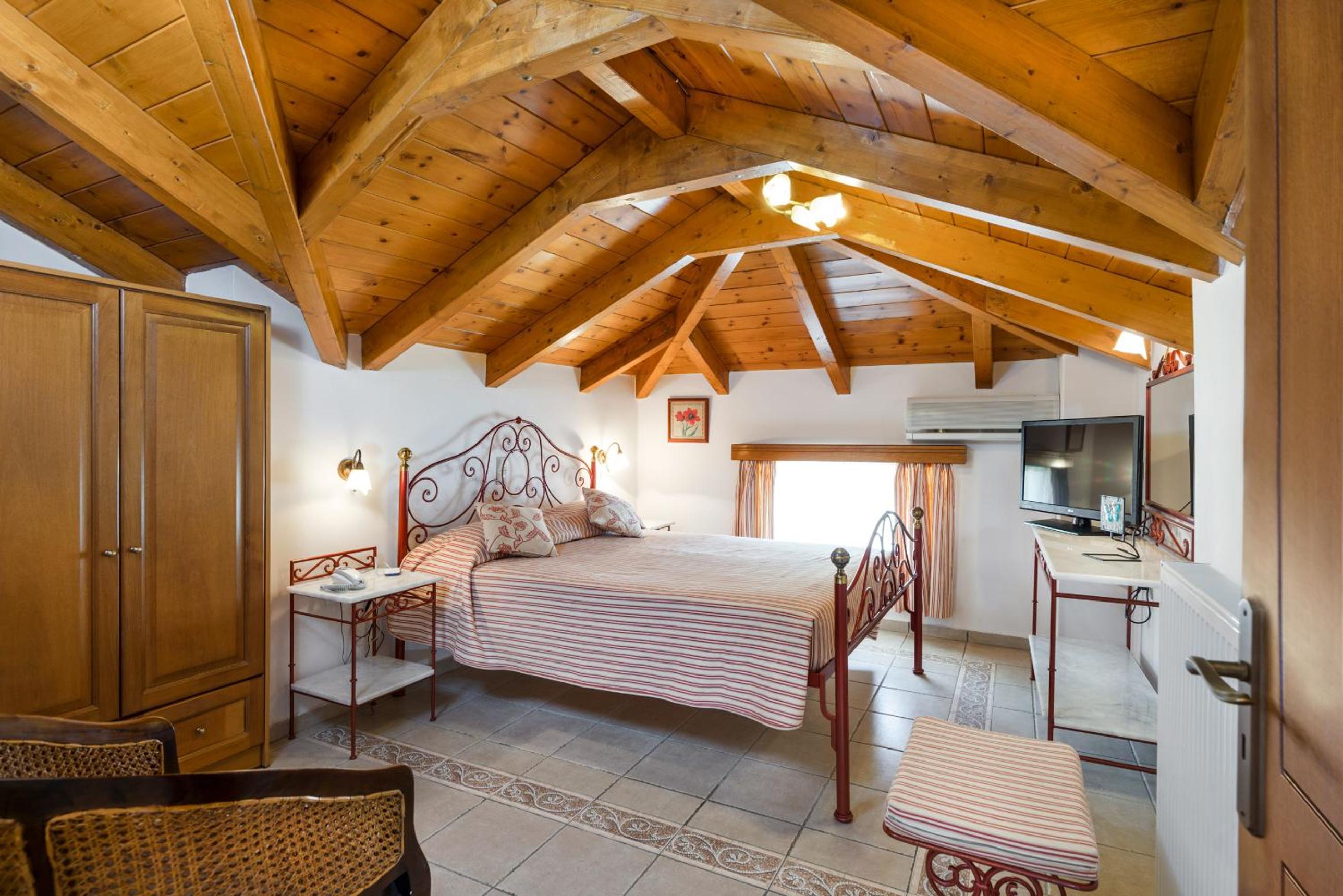 One-Bedroom Suite with Garden View and Sea View	 - Photo 3
