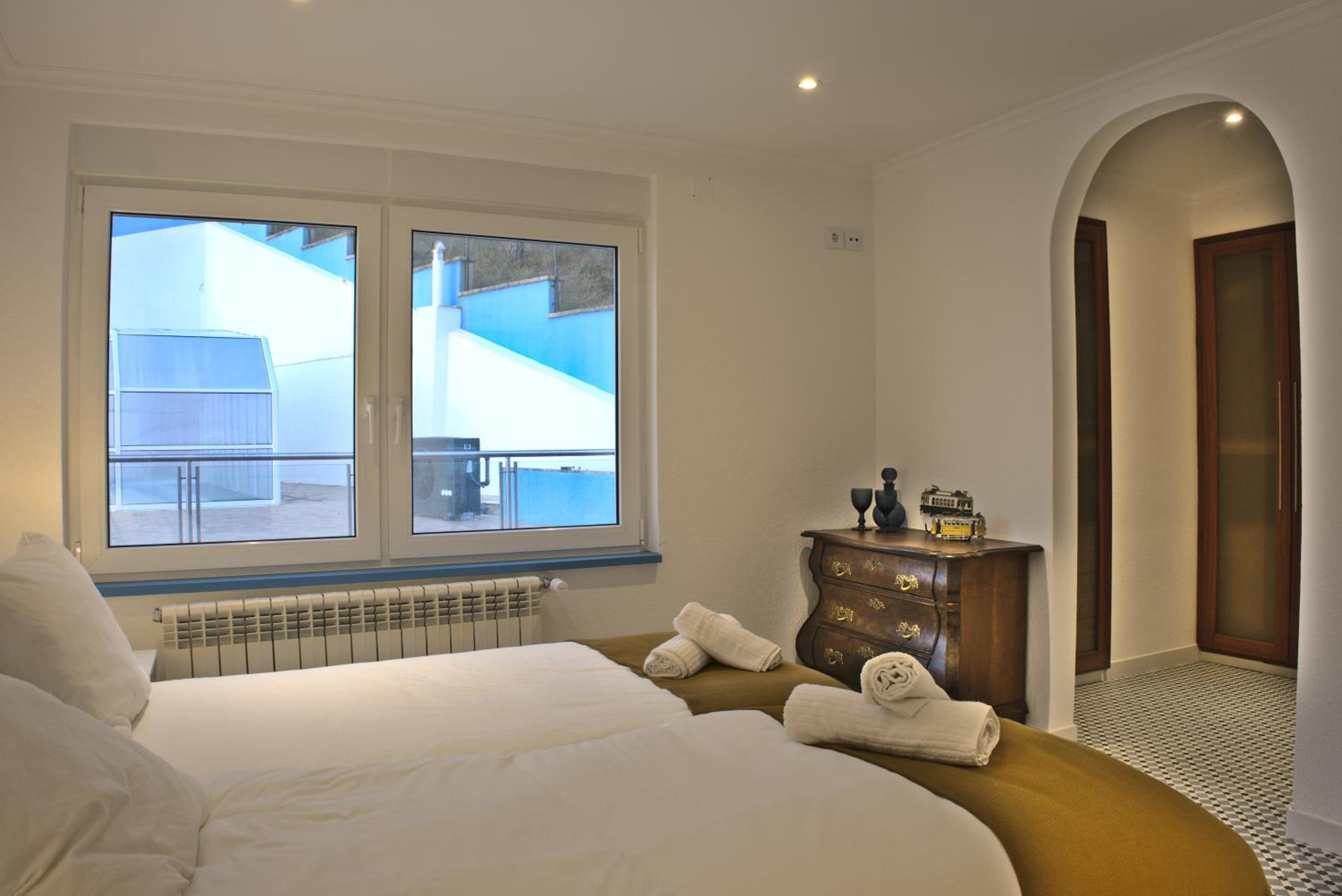 Twin Room - Photo 3