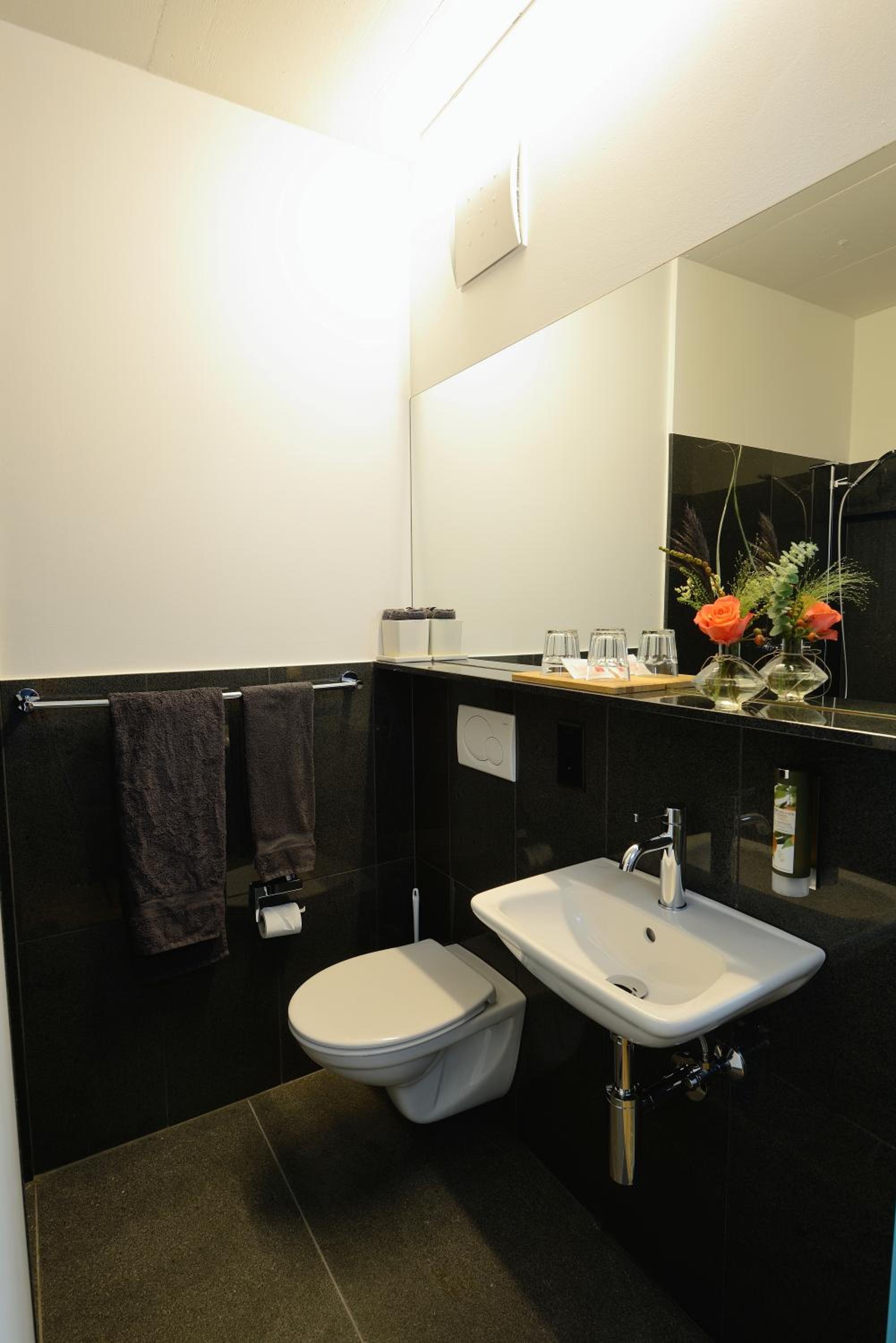 Double Room - Photo 6