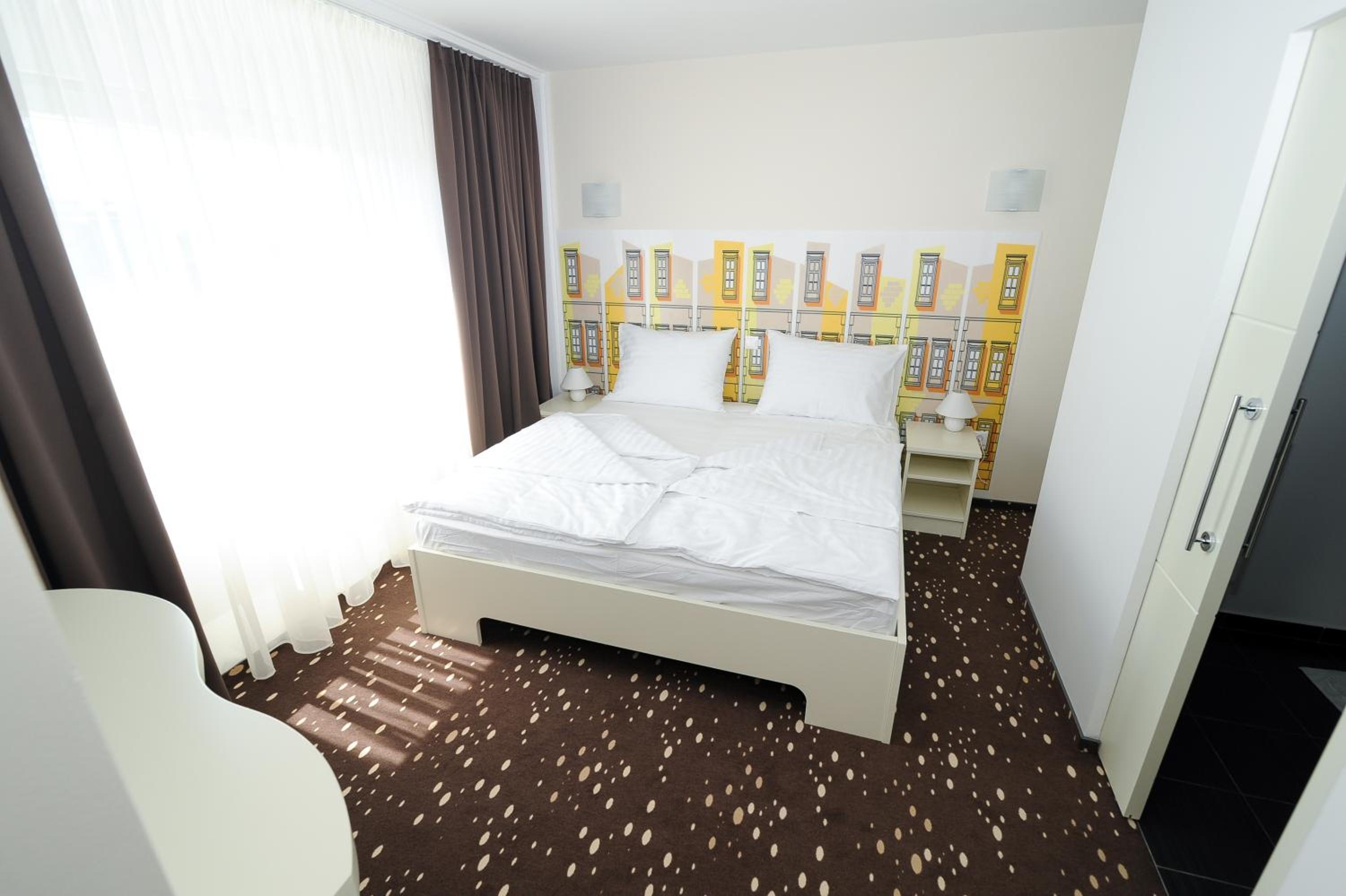 One-Bedroom Suite with City View - Photo 1