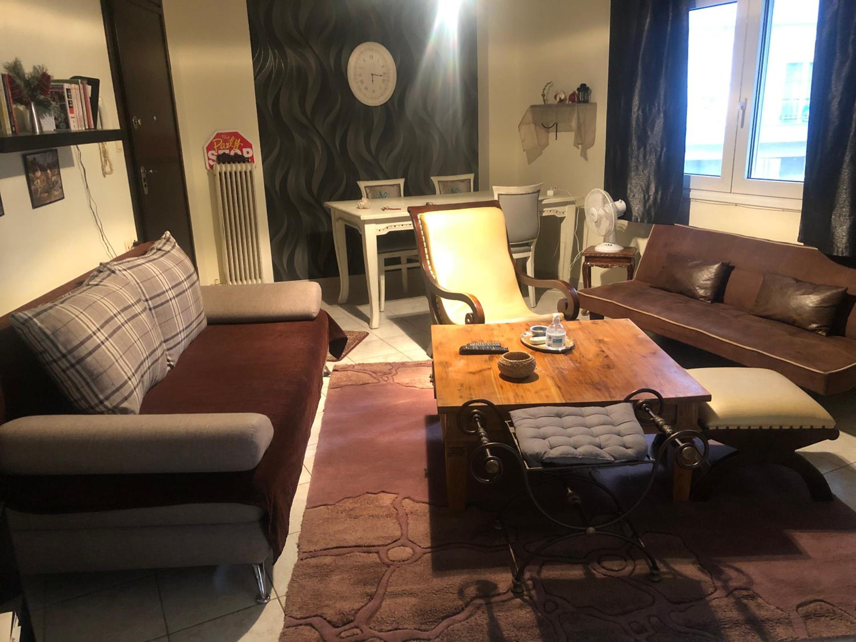 One-Bedroom Apartment - Photo 1