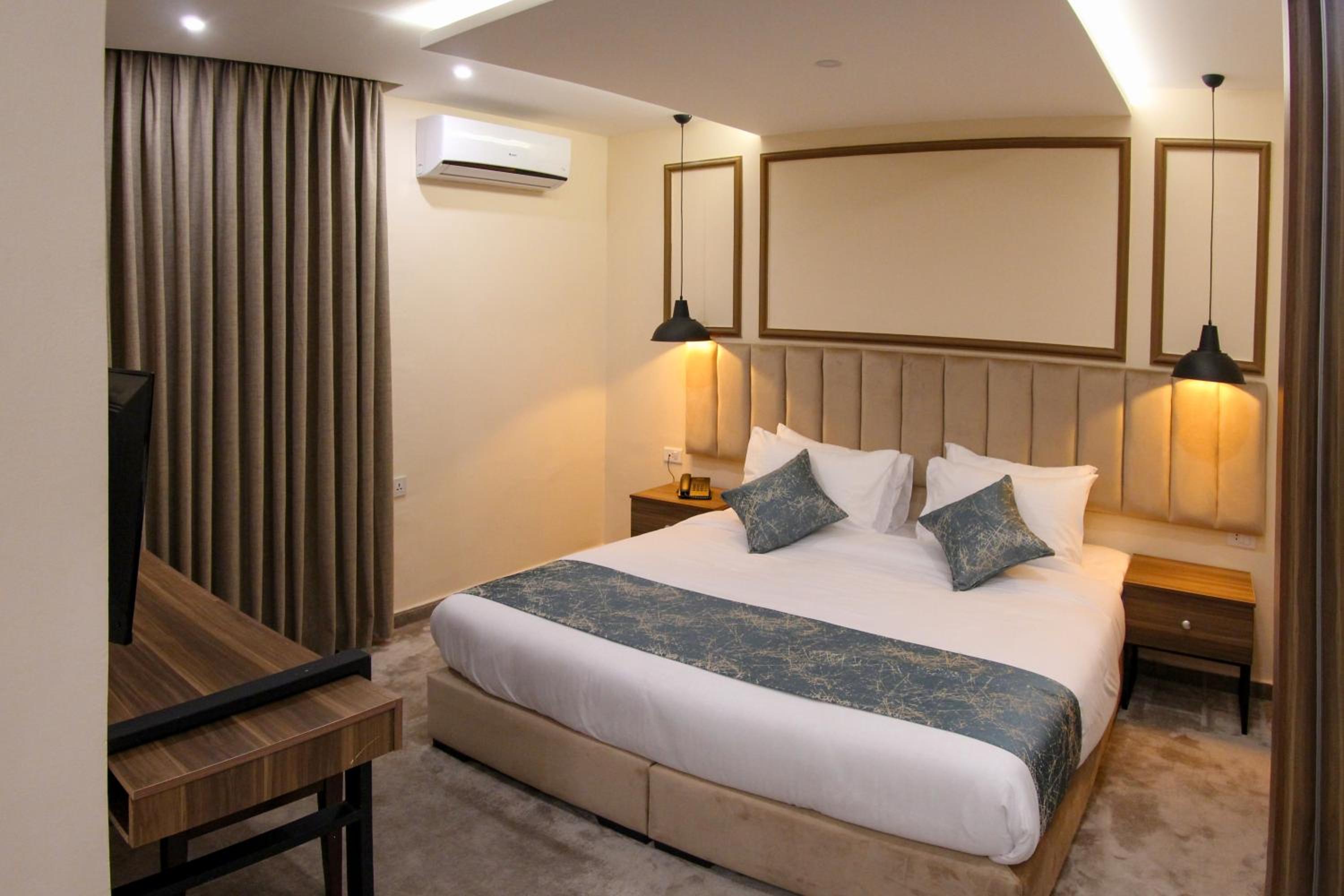 One-Bedroom Apartment - Photo 18