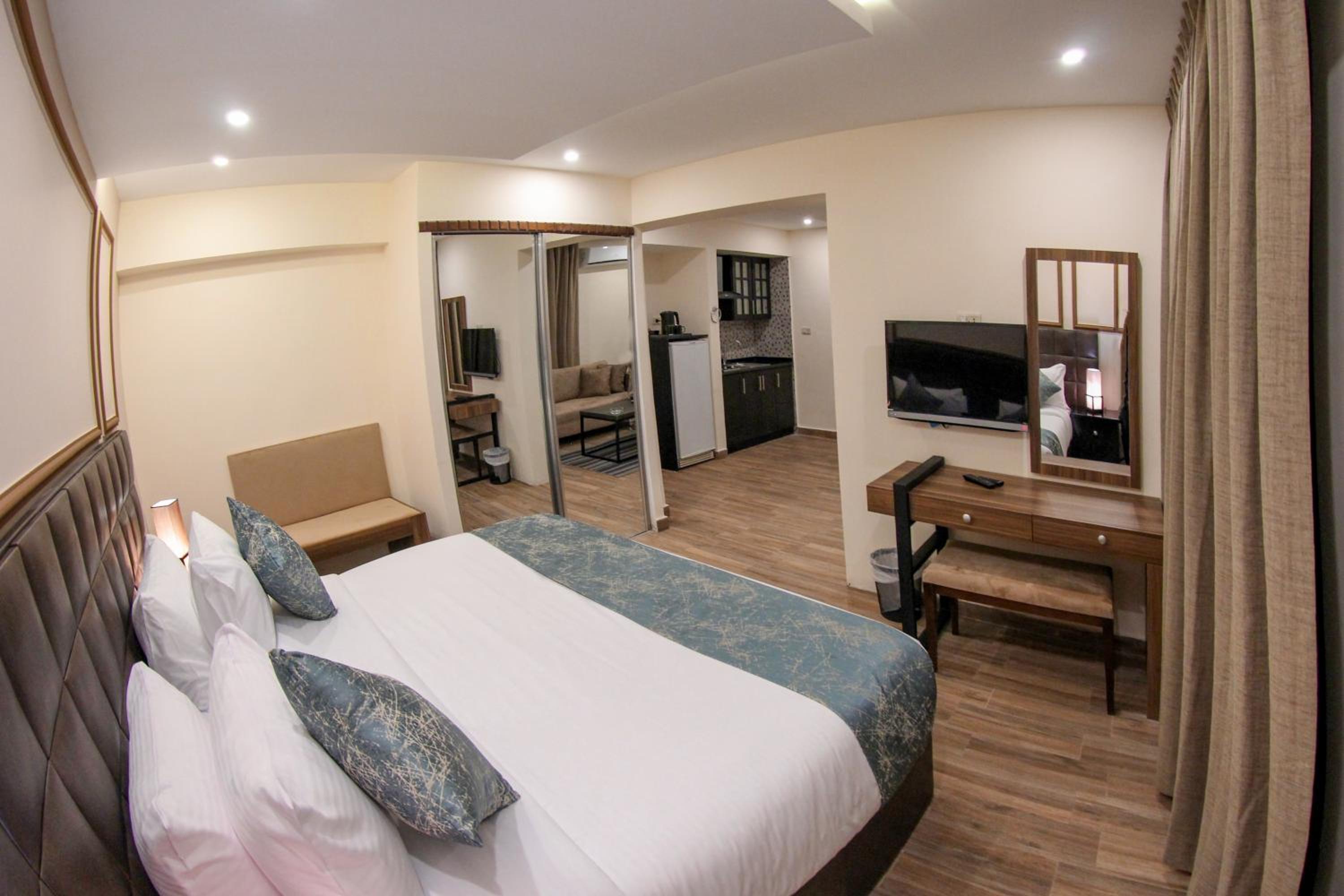 One-Bedroom Apartment - Photo 16