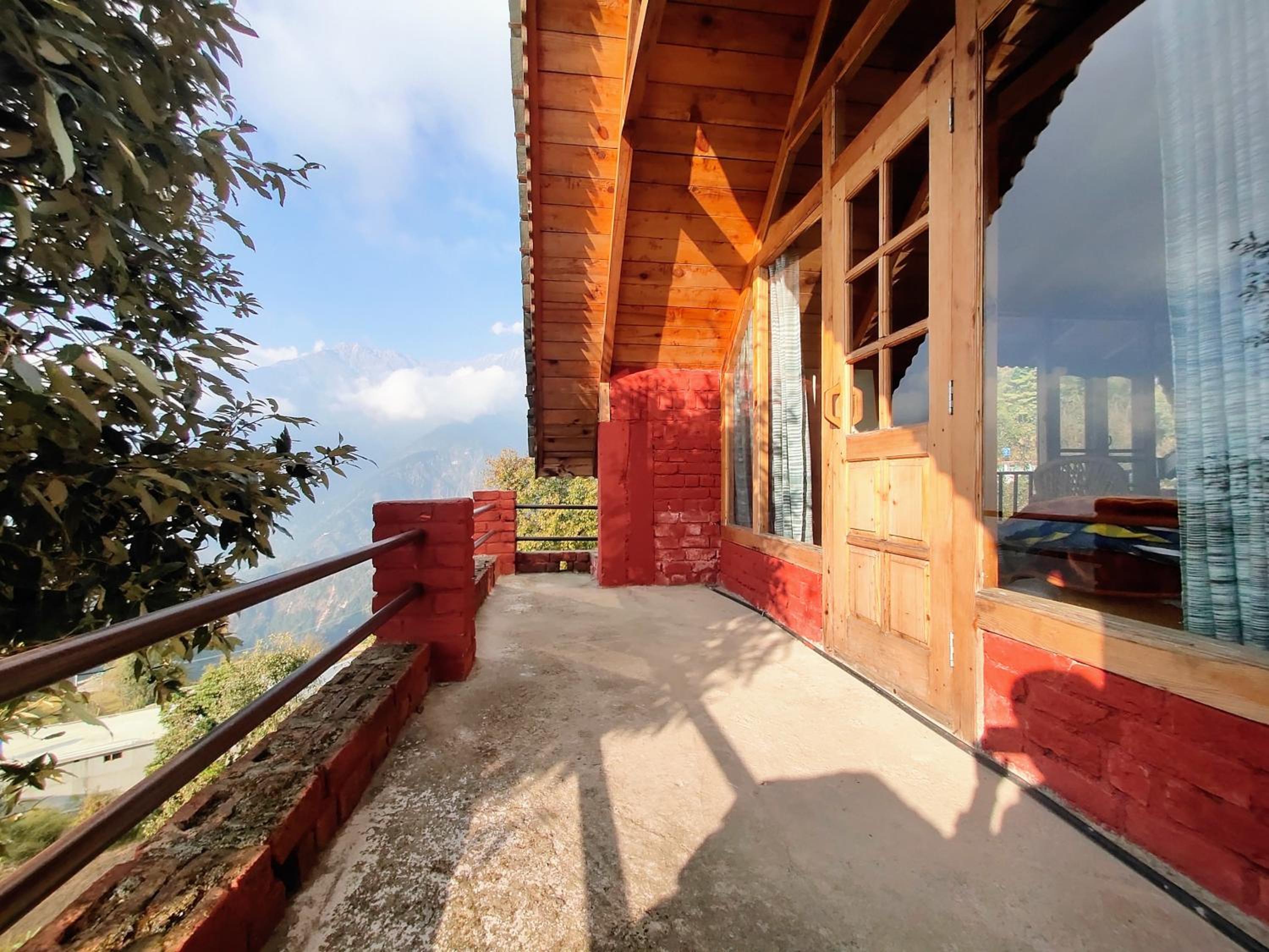 Deluxe Double or Twin Room with Mountain View photo 2