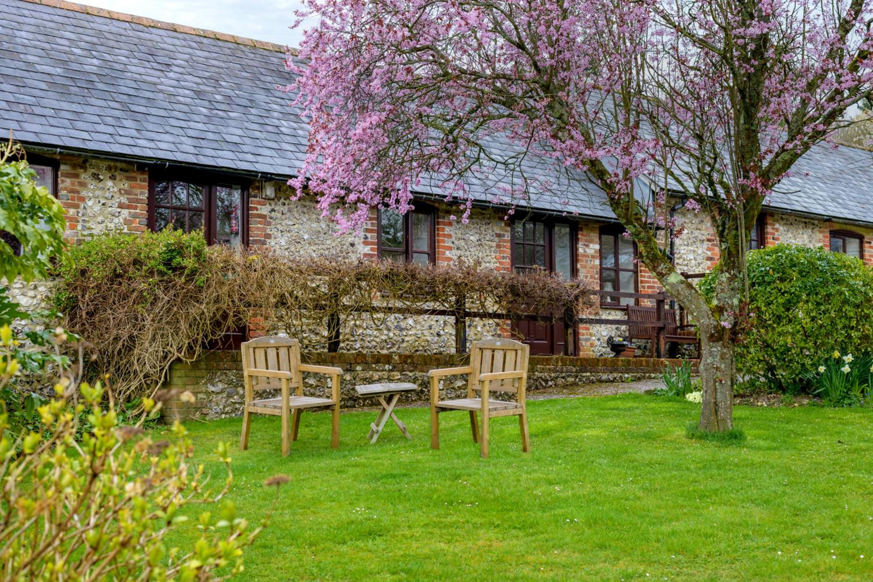 Cottage with Lake View (4 Adults) - Cakehouse photo 2