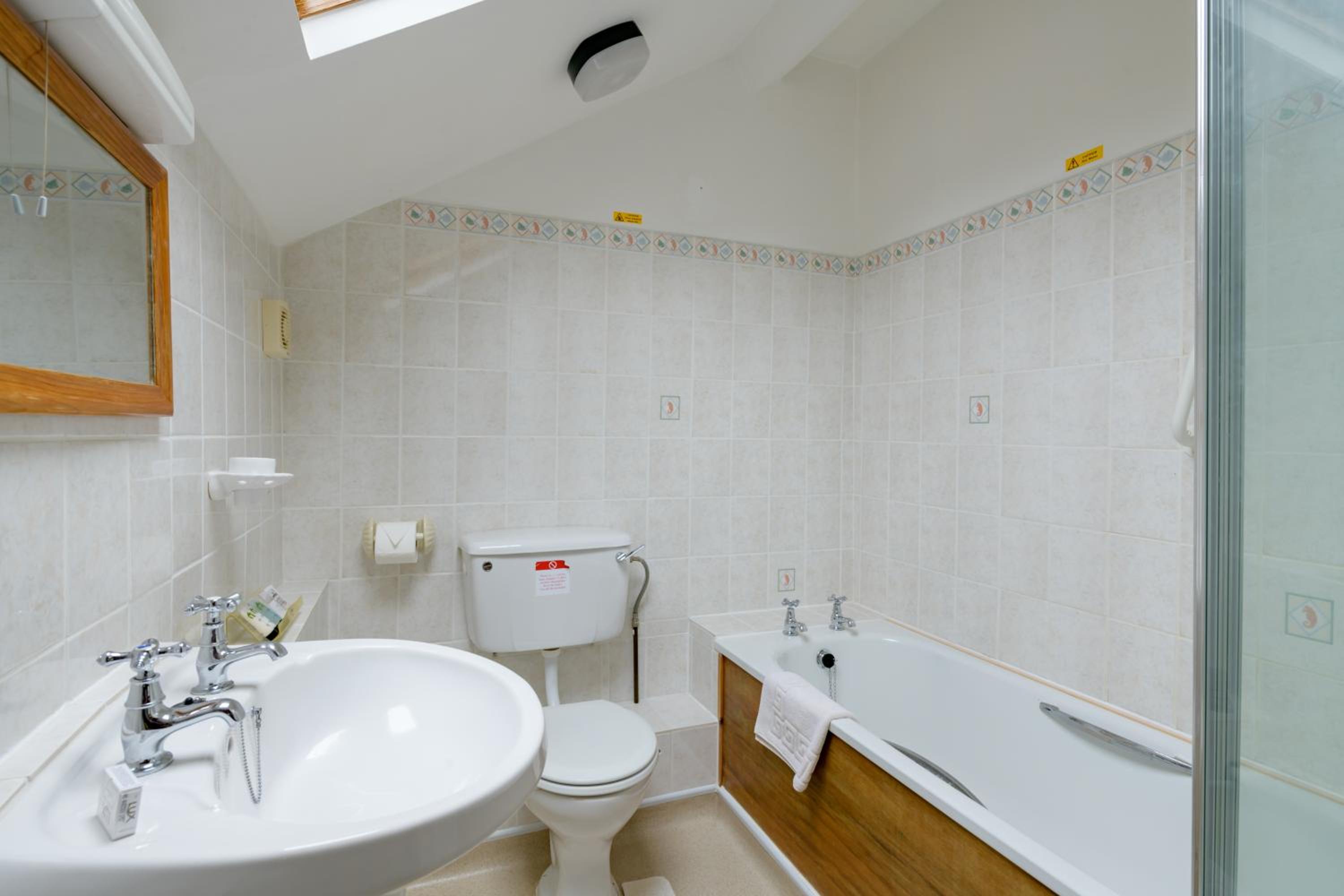 Cottage (4 Adults) - The Stalls photo 3