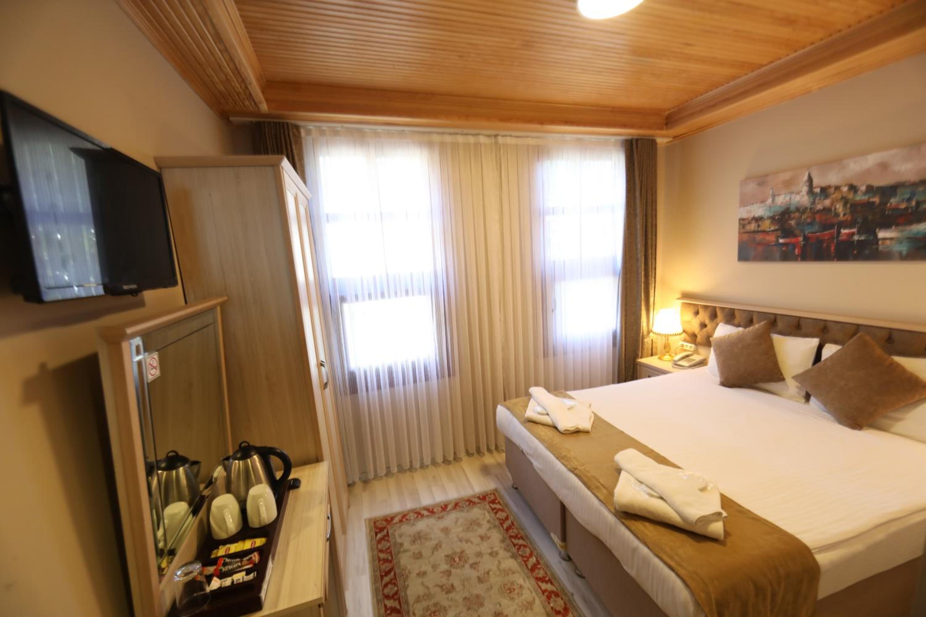 Economy Double Room photo 2