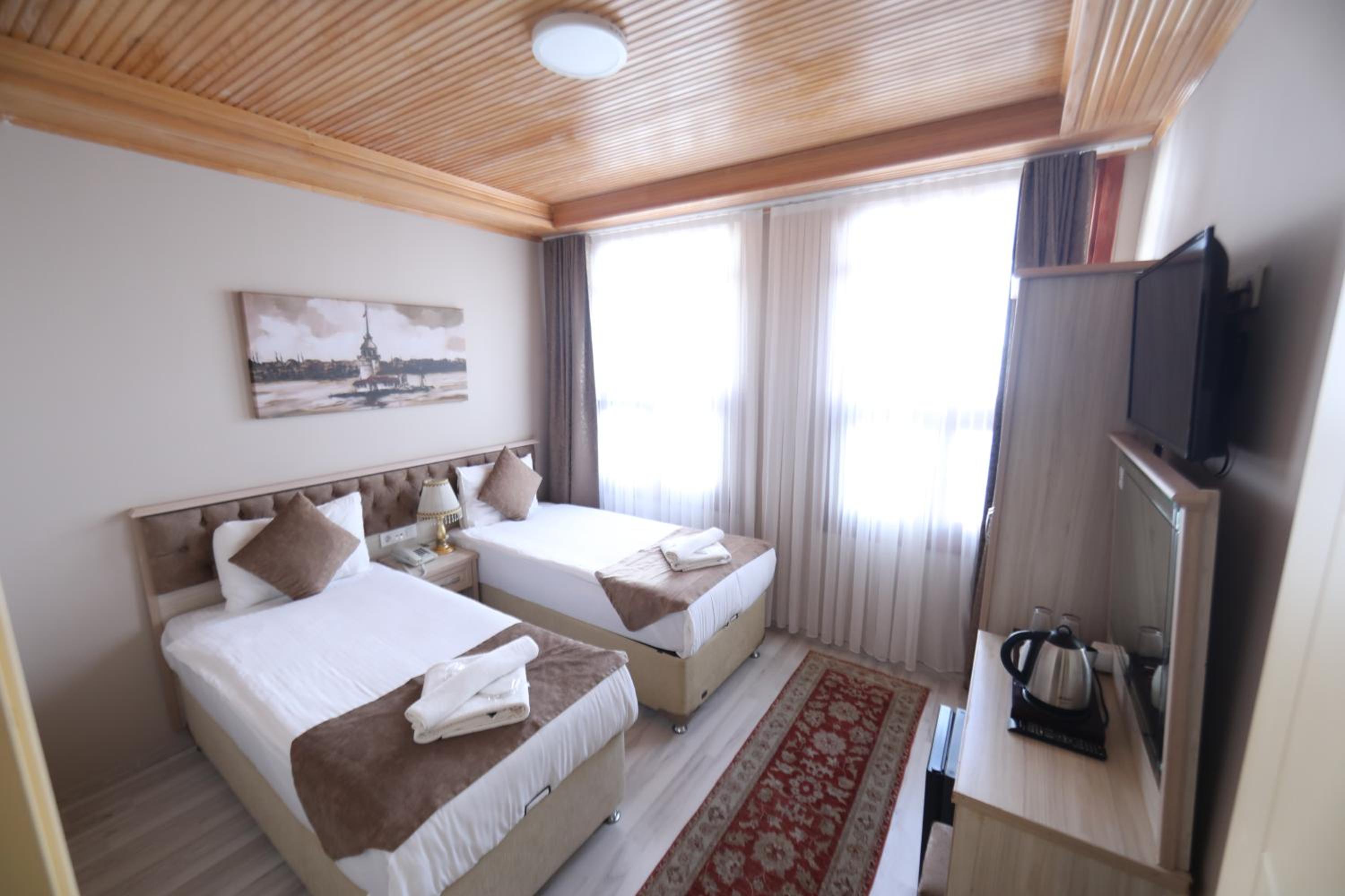 Economy Twin Room photo 1