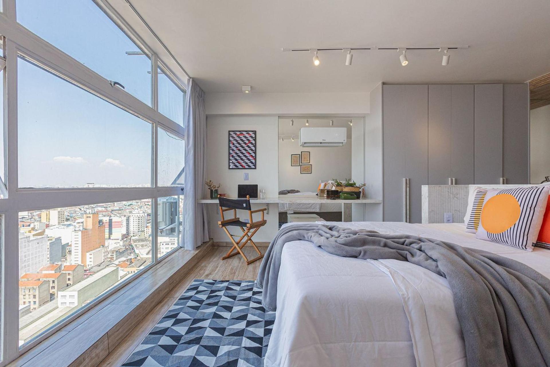 Apartment with City View - Photo 19