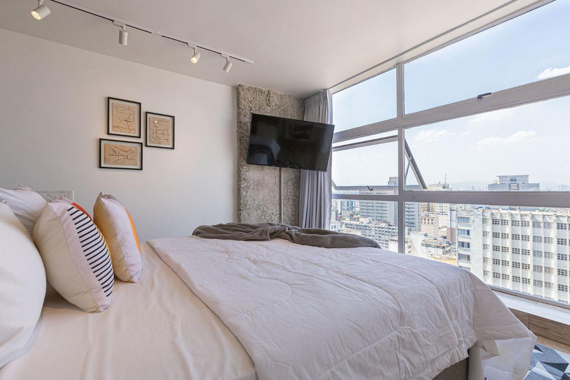 Apartment with City View - Photo 15