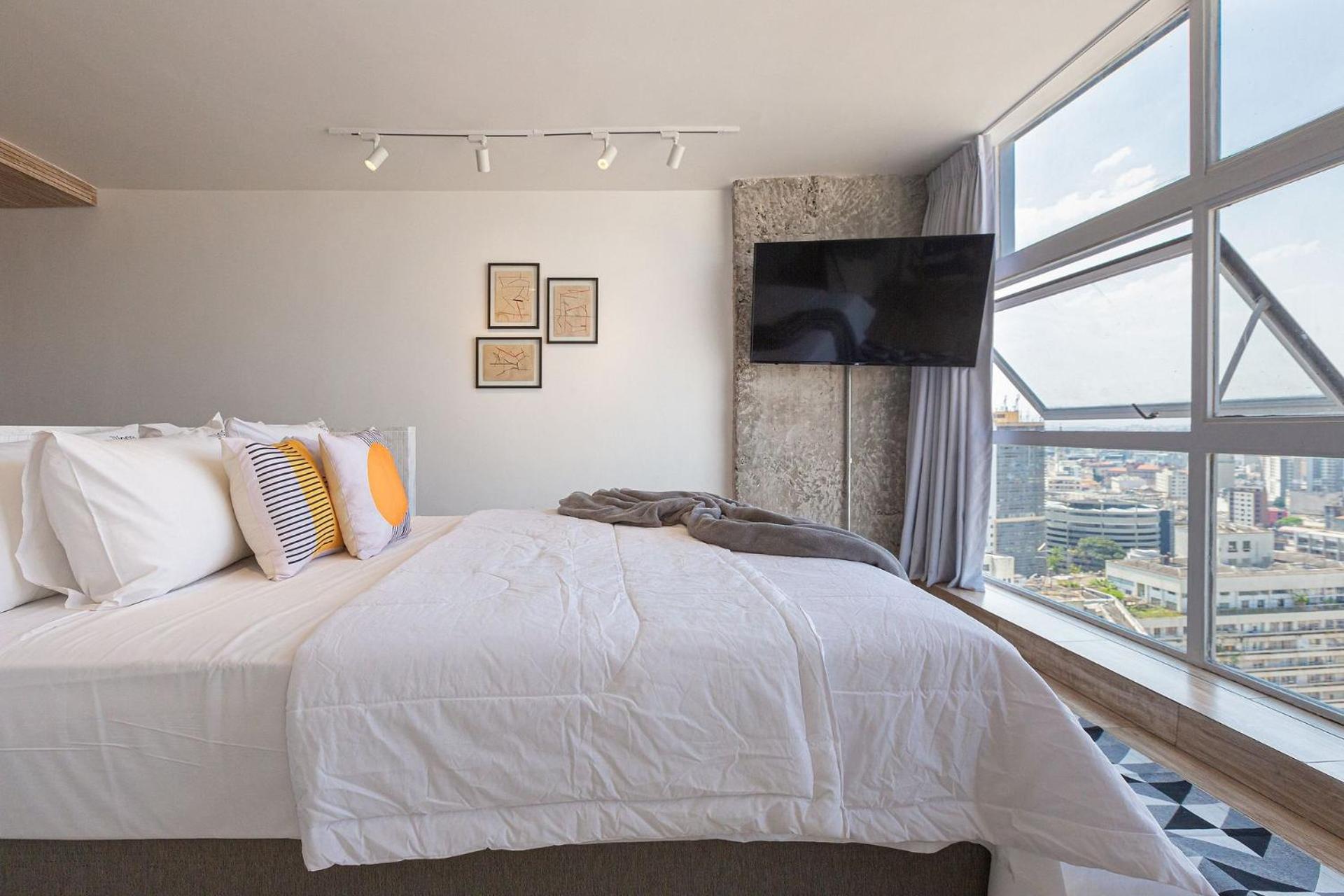 Apartment with City View - Photo 16