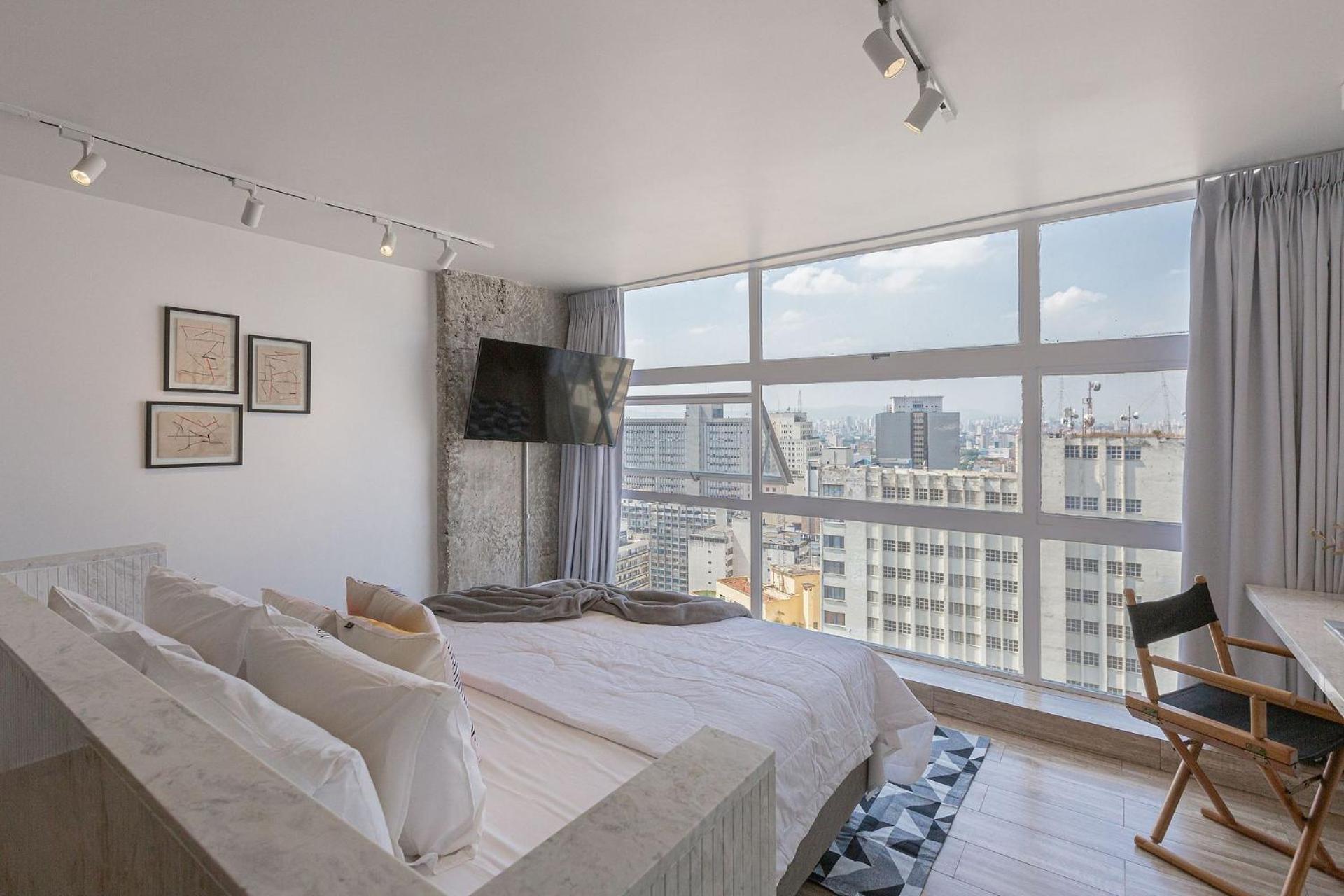 Apartment with City View - Photo 12