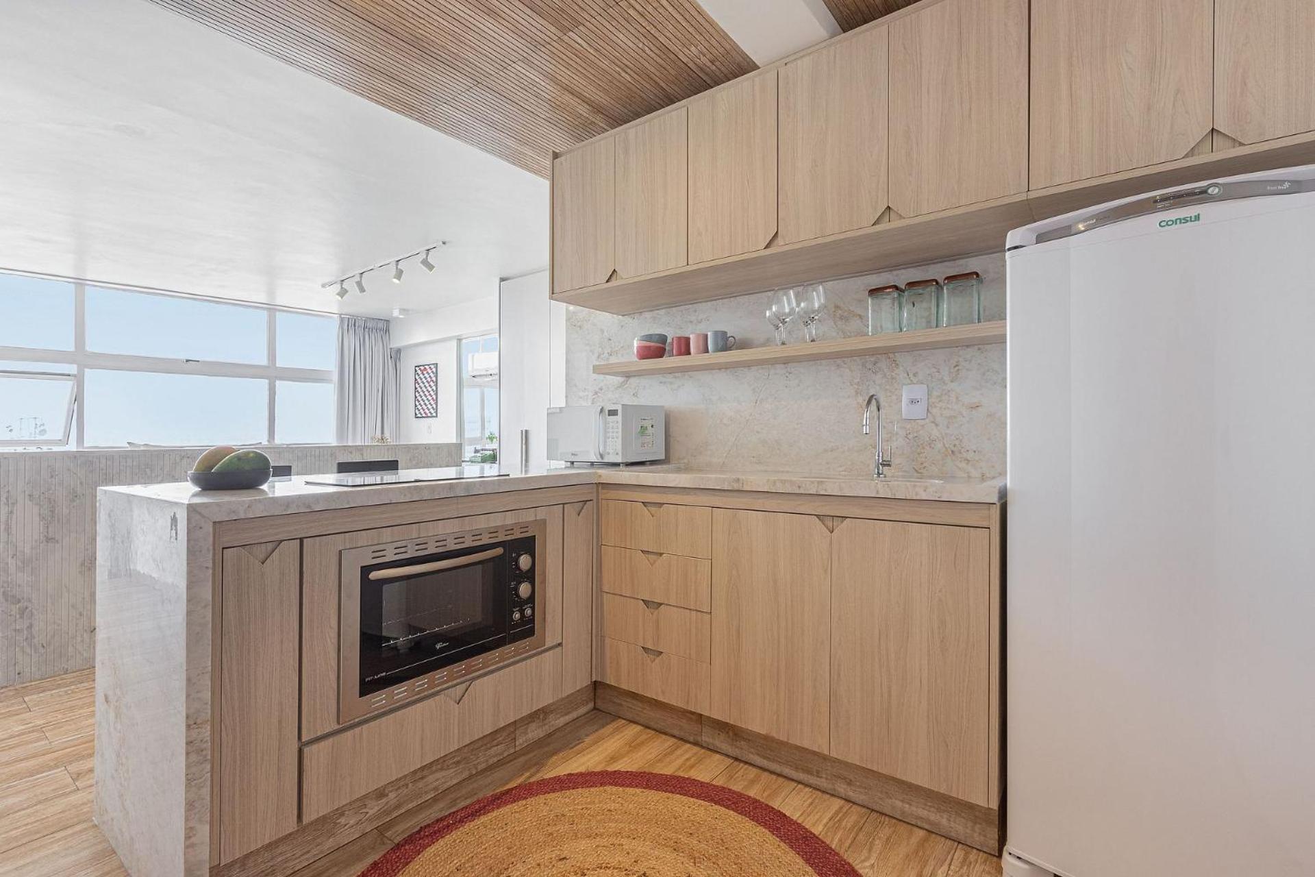 Apartment with City View - Photo 4