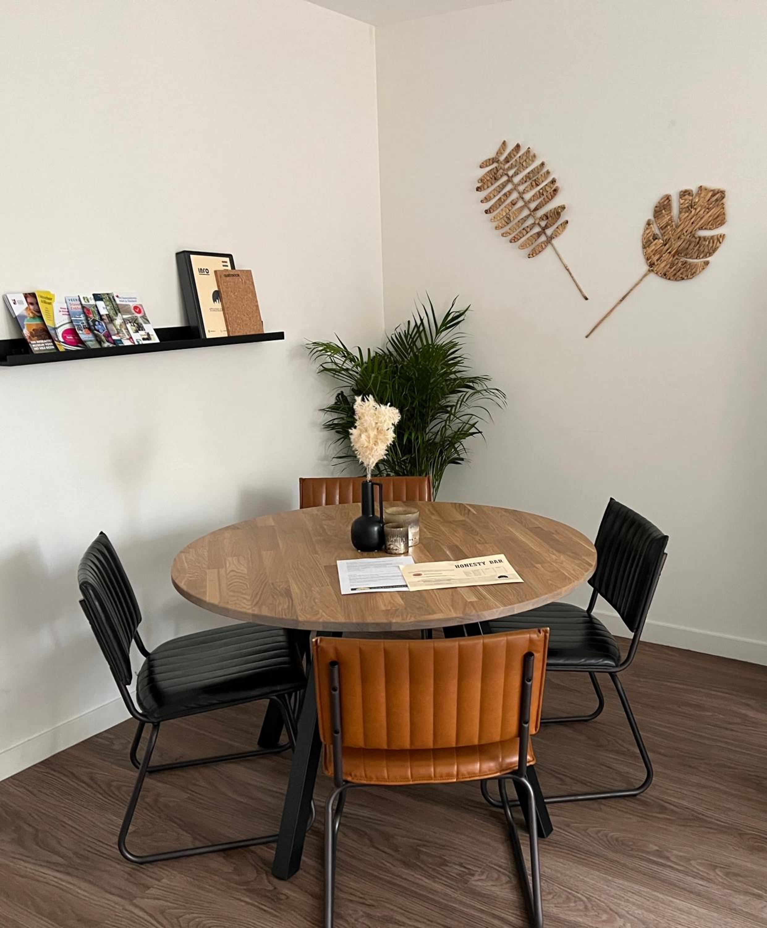 One-Bedroom Apartment - Photo 8