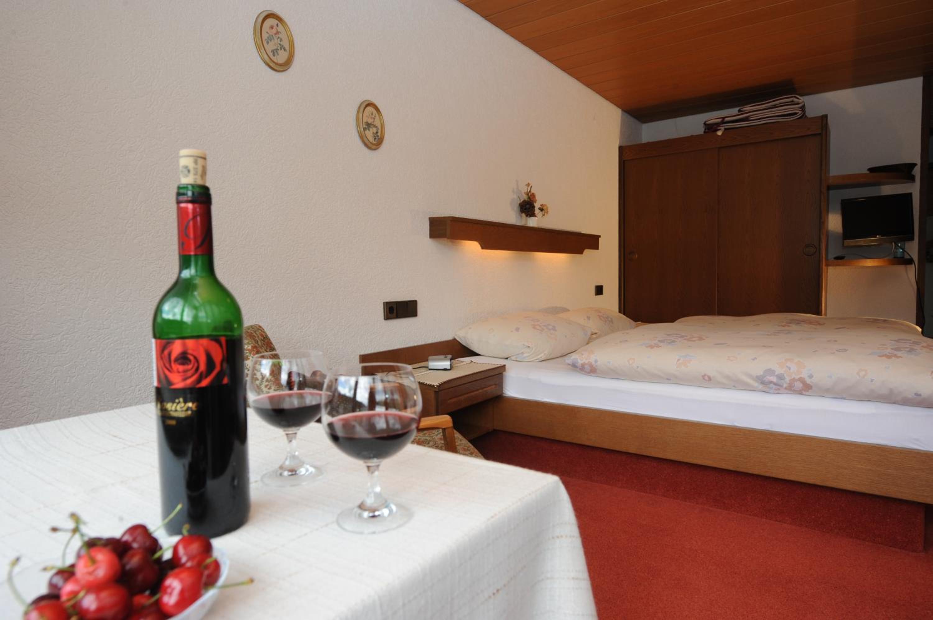 Double Room with Balcony photo 3