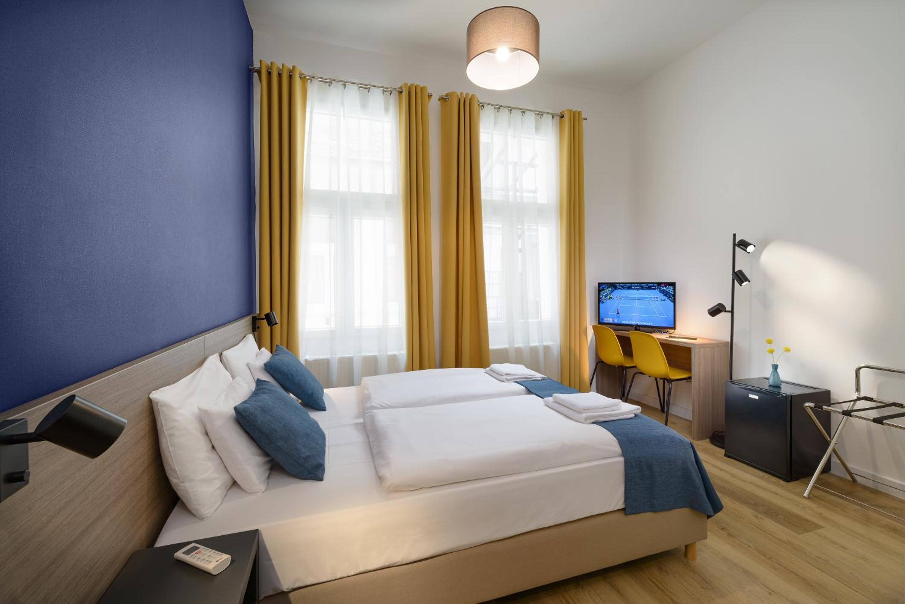 Standard Double Room - Photo 2