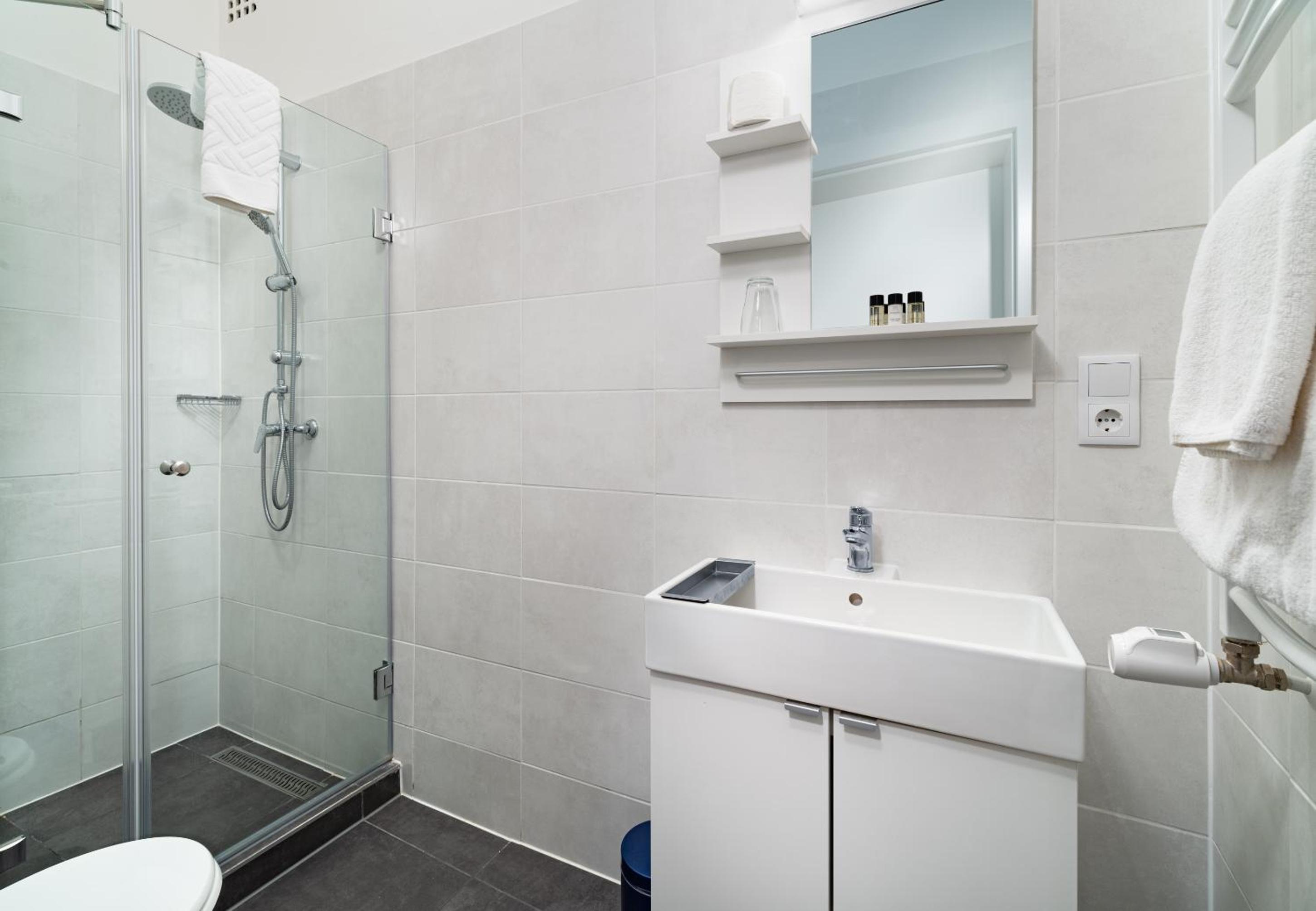 Standard Double Room - Photo 5