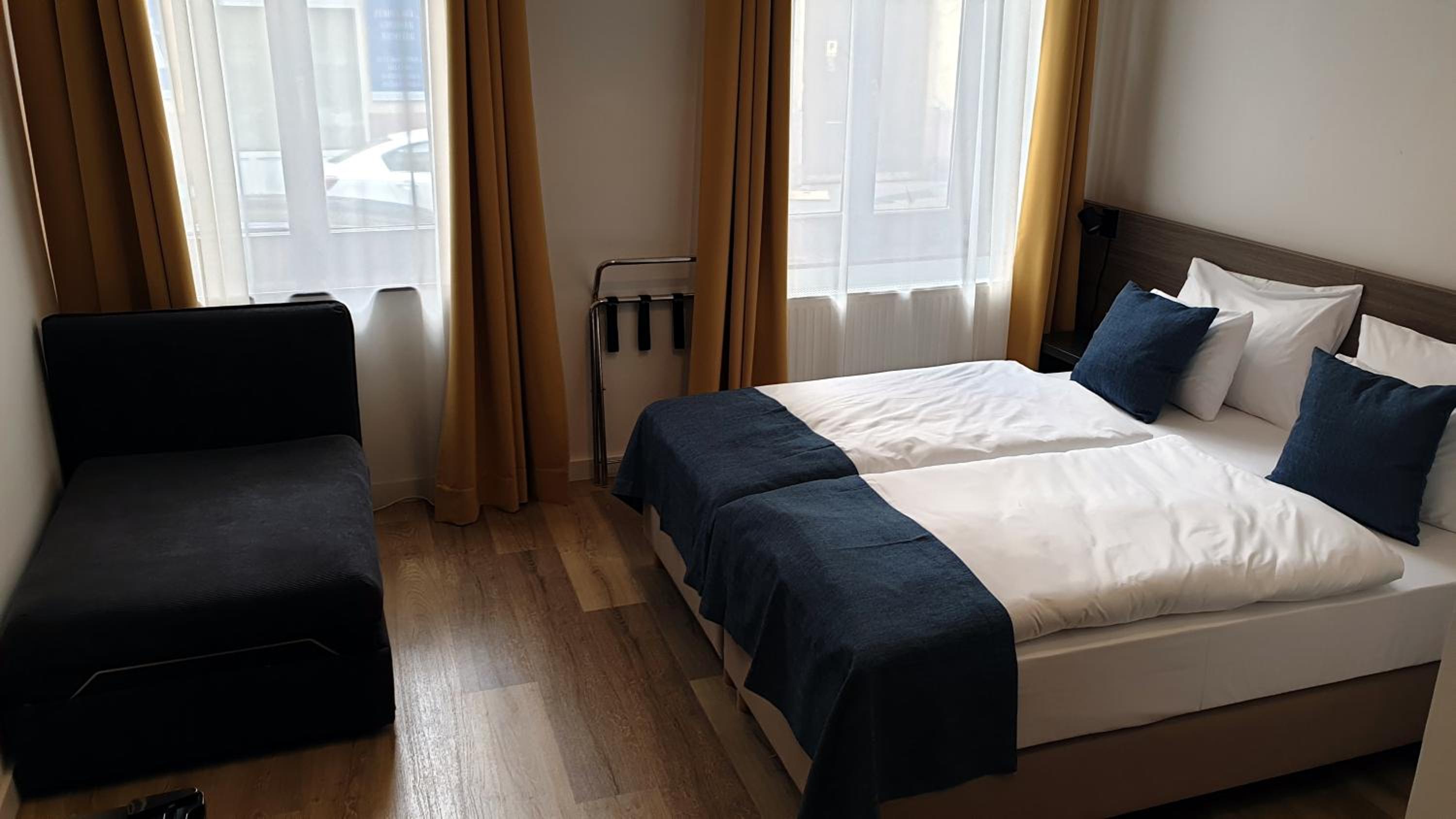 Superior Triple Room - Photo 9