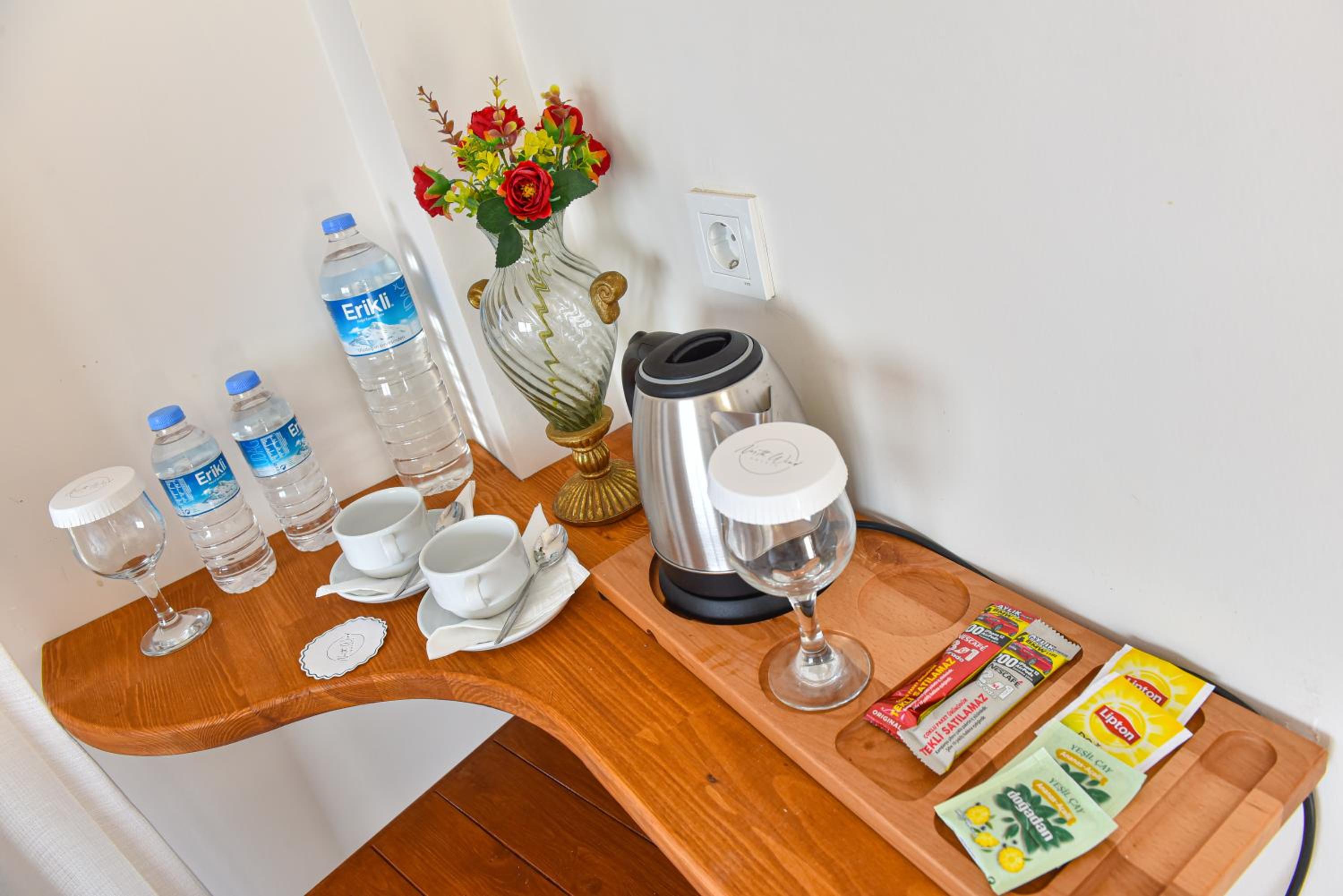Deluxe Suite with Sea View photo 2