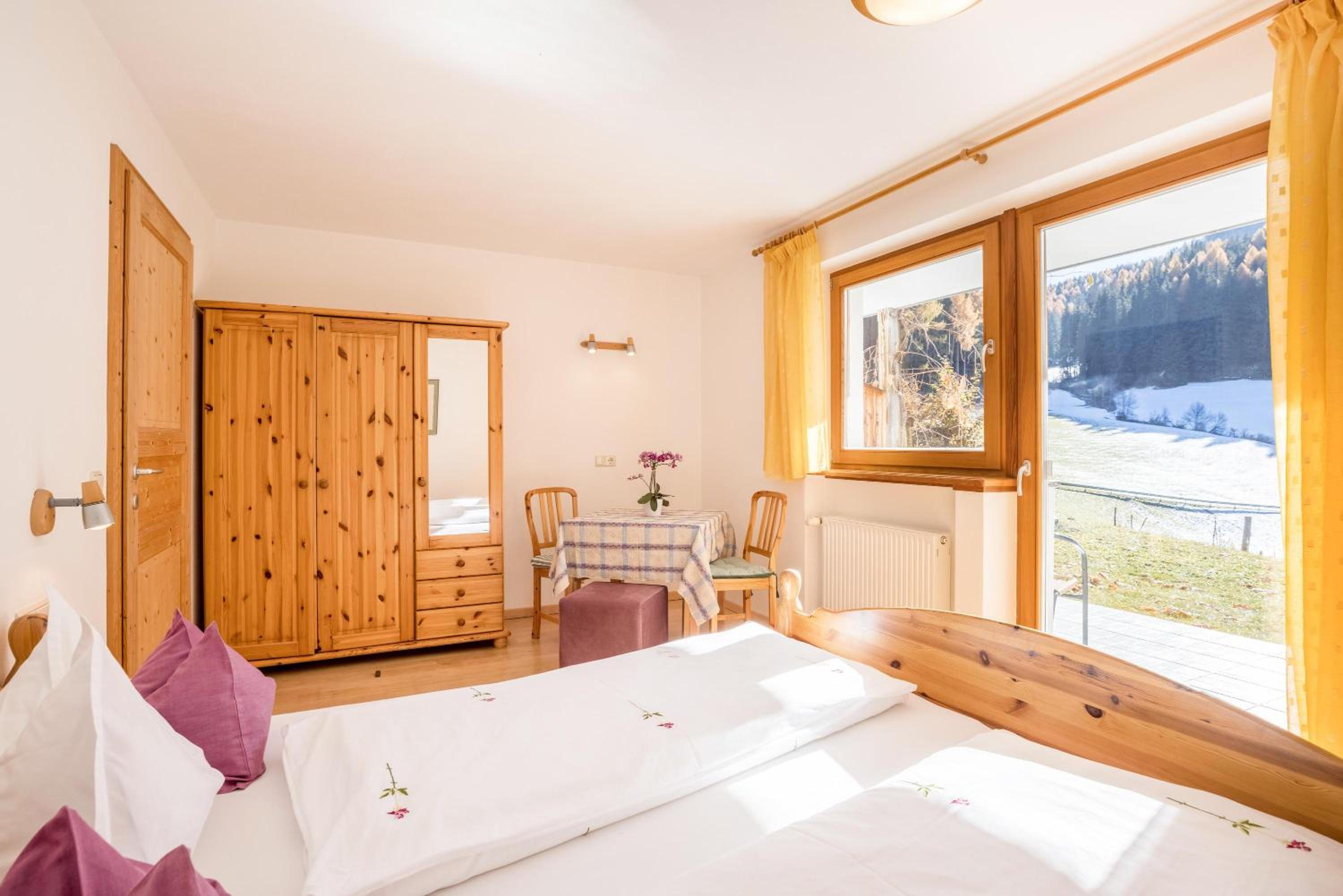 Two-Bedroom Deluxe Apartment with Garden View photo 1