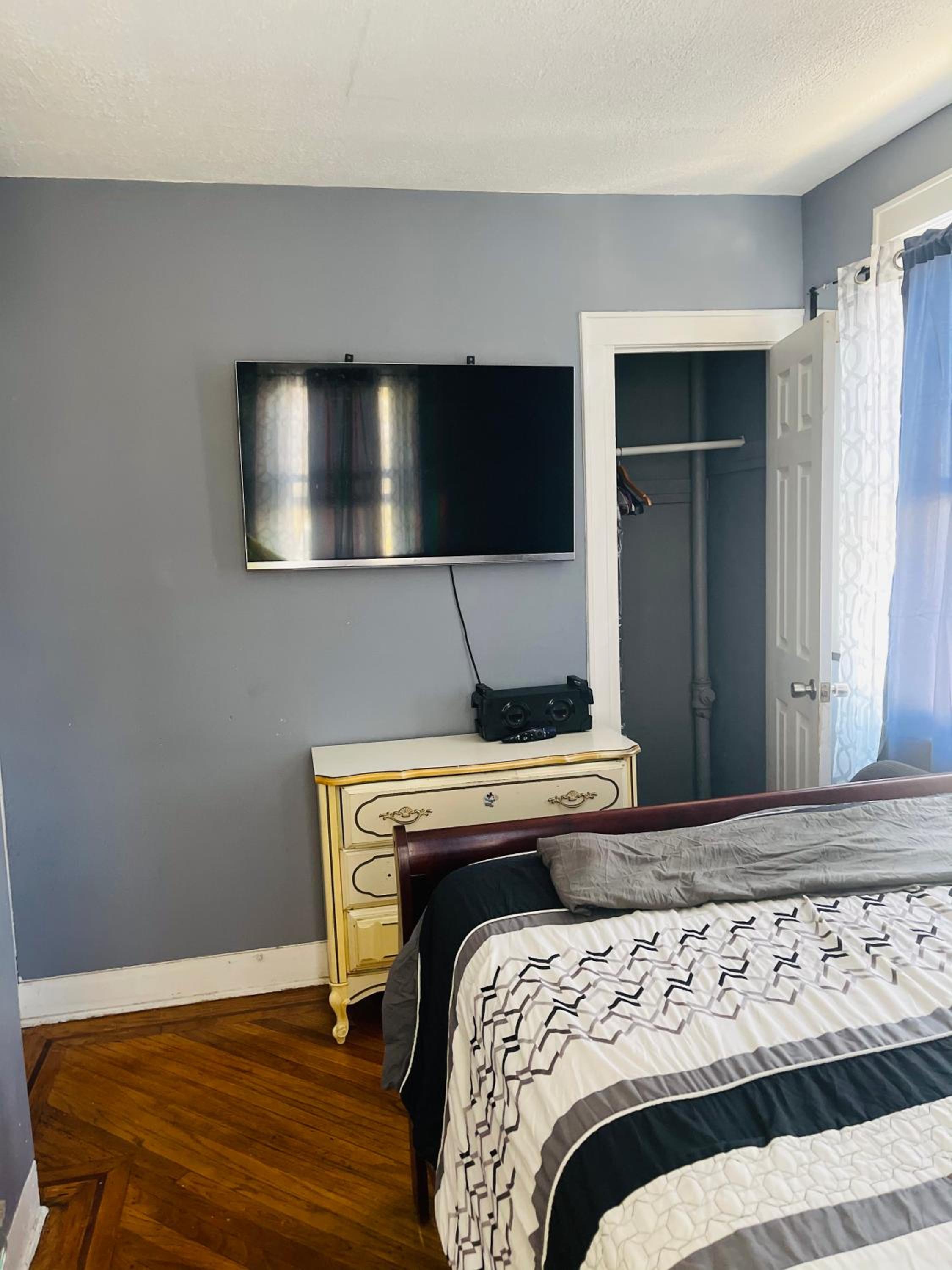 Queen Room photo 3