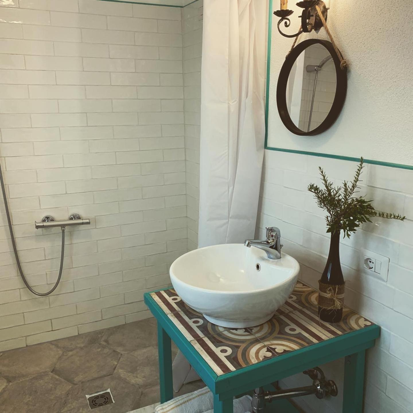 Double Room with Private Bathroom - Photo 2
