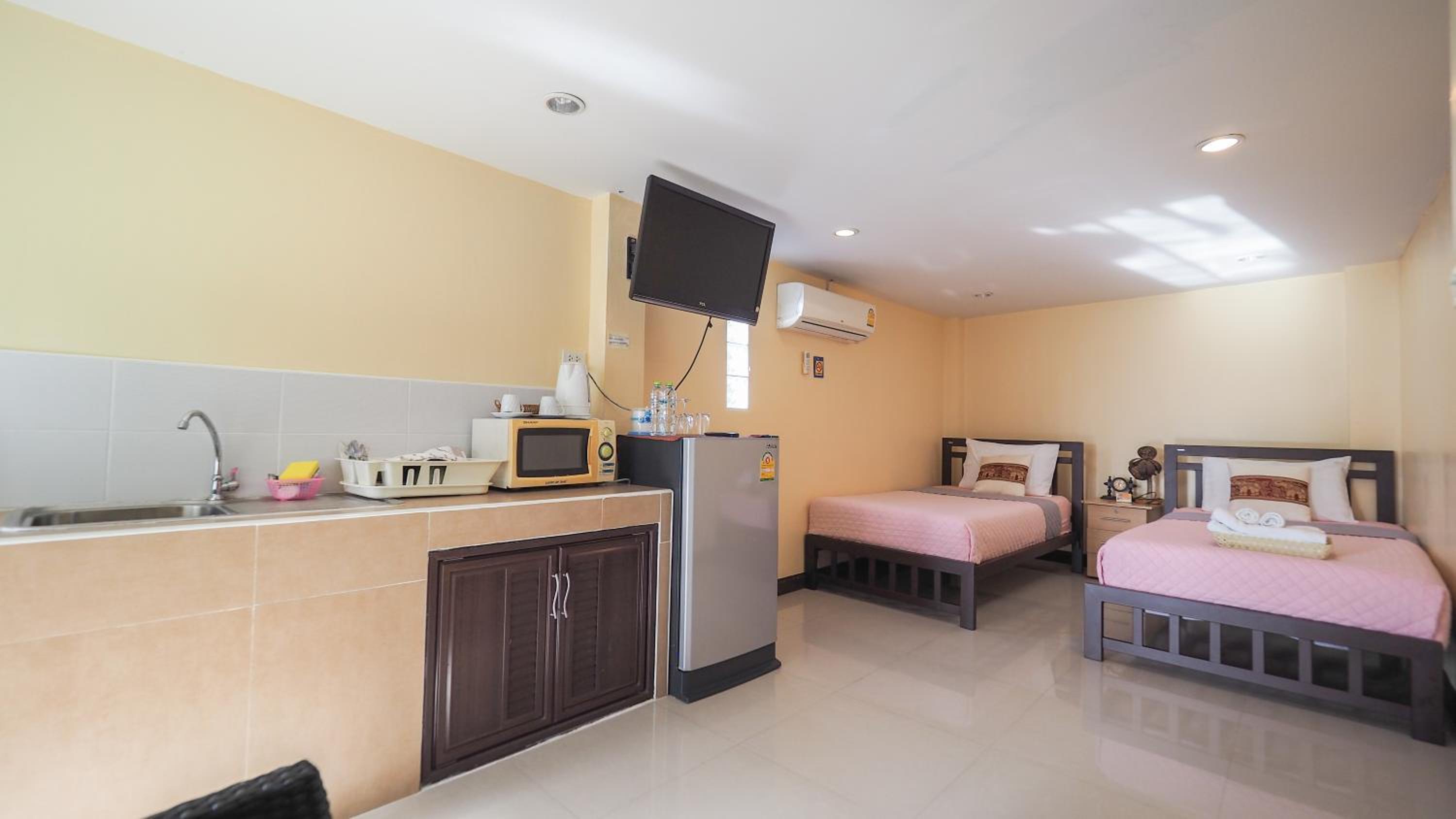 Superior Double Room with Two Double Beds photo 1